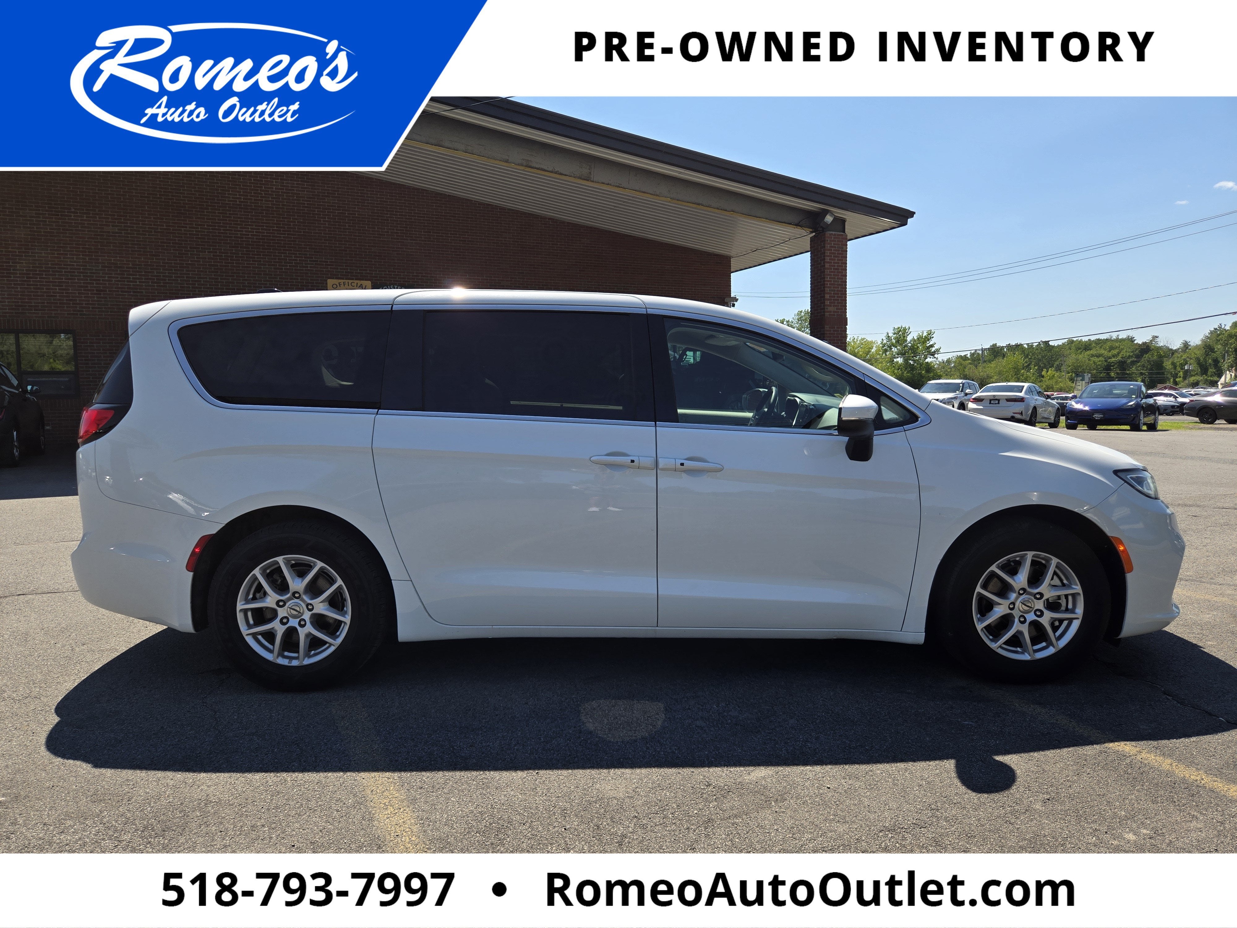 2023 Chrysler Pacifica Touring L