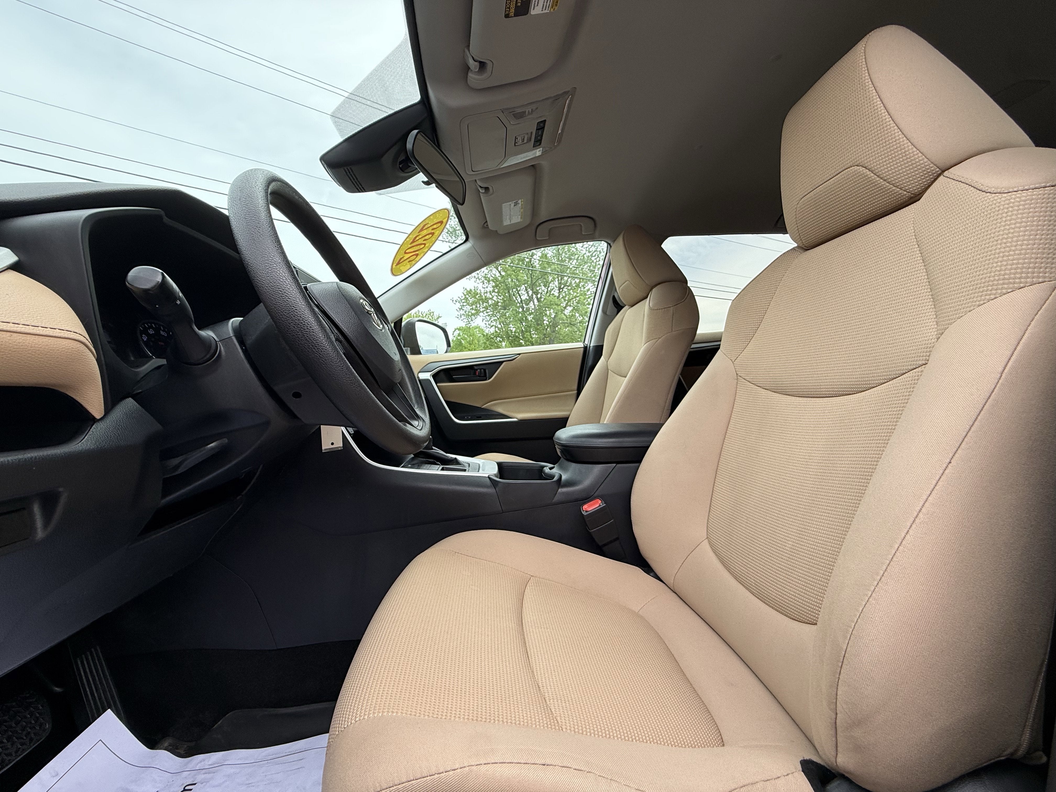 2022 Toyota RAV4 LE