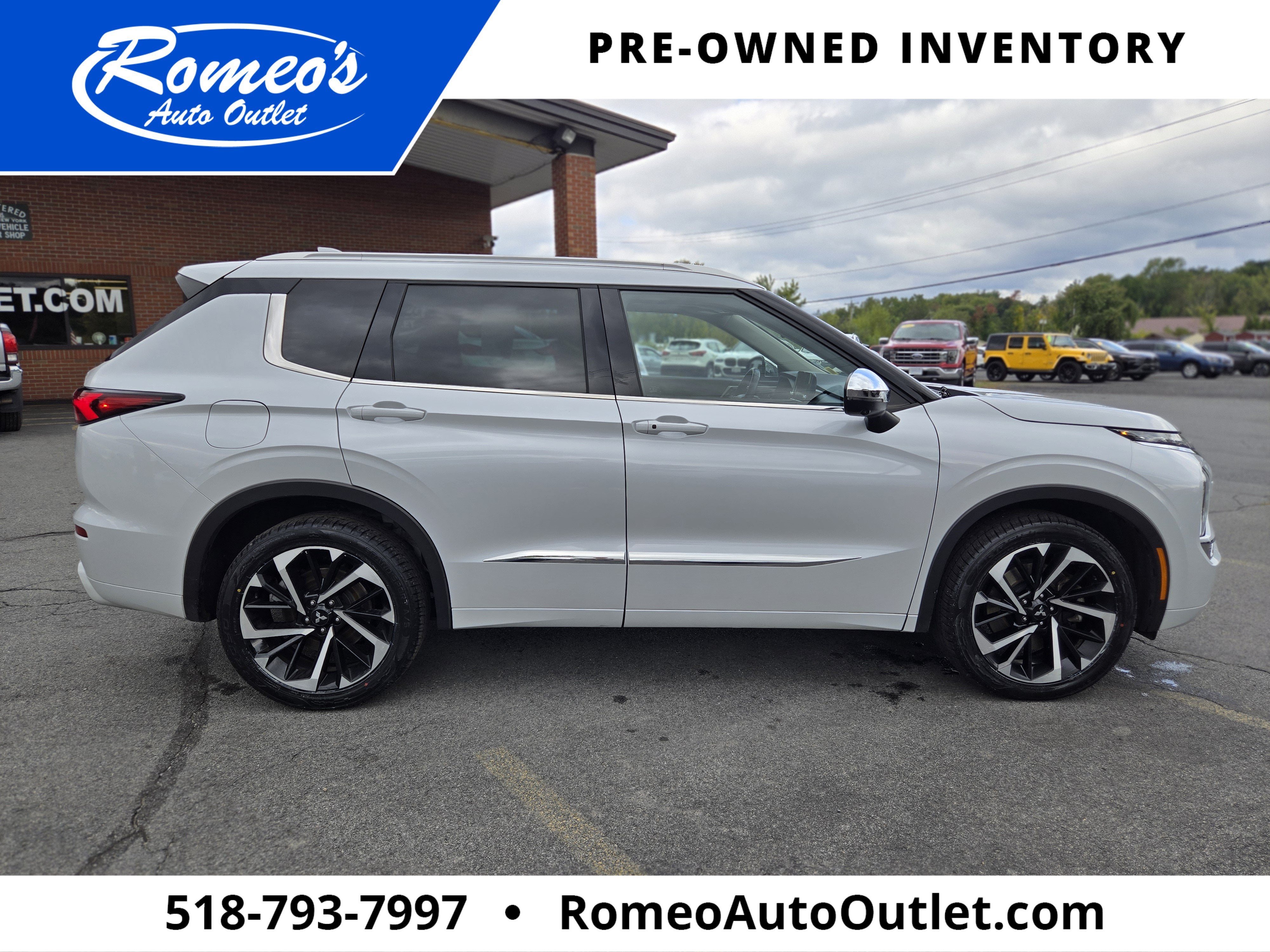 2023 Mitsubishi Outlander SEL