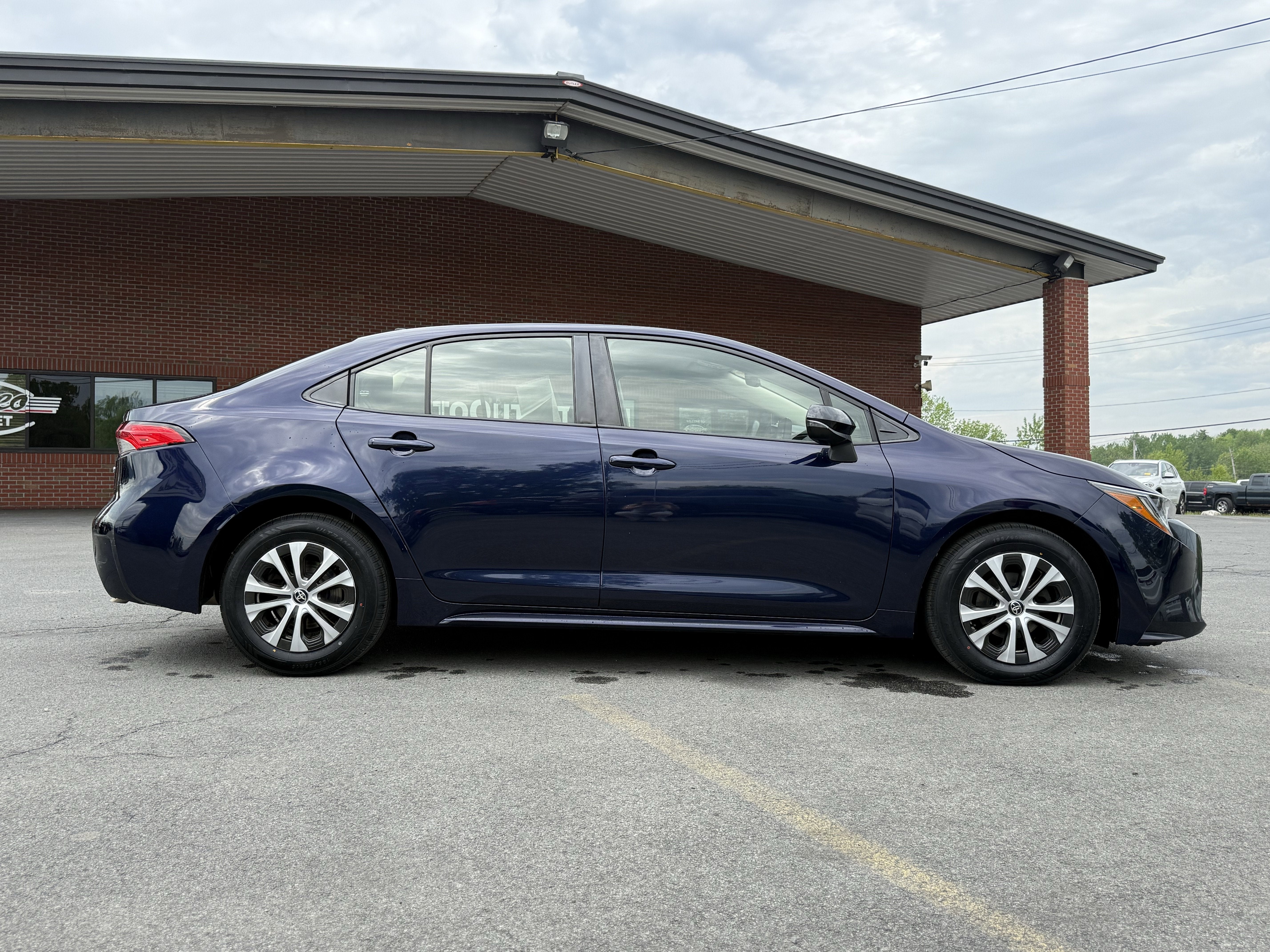 2022 Toyota Corolla Hybrid LE