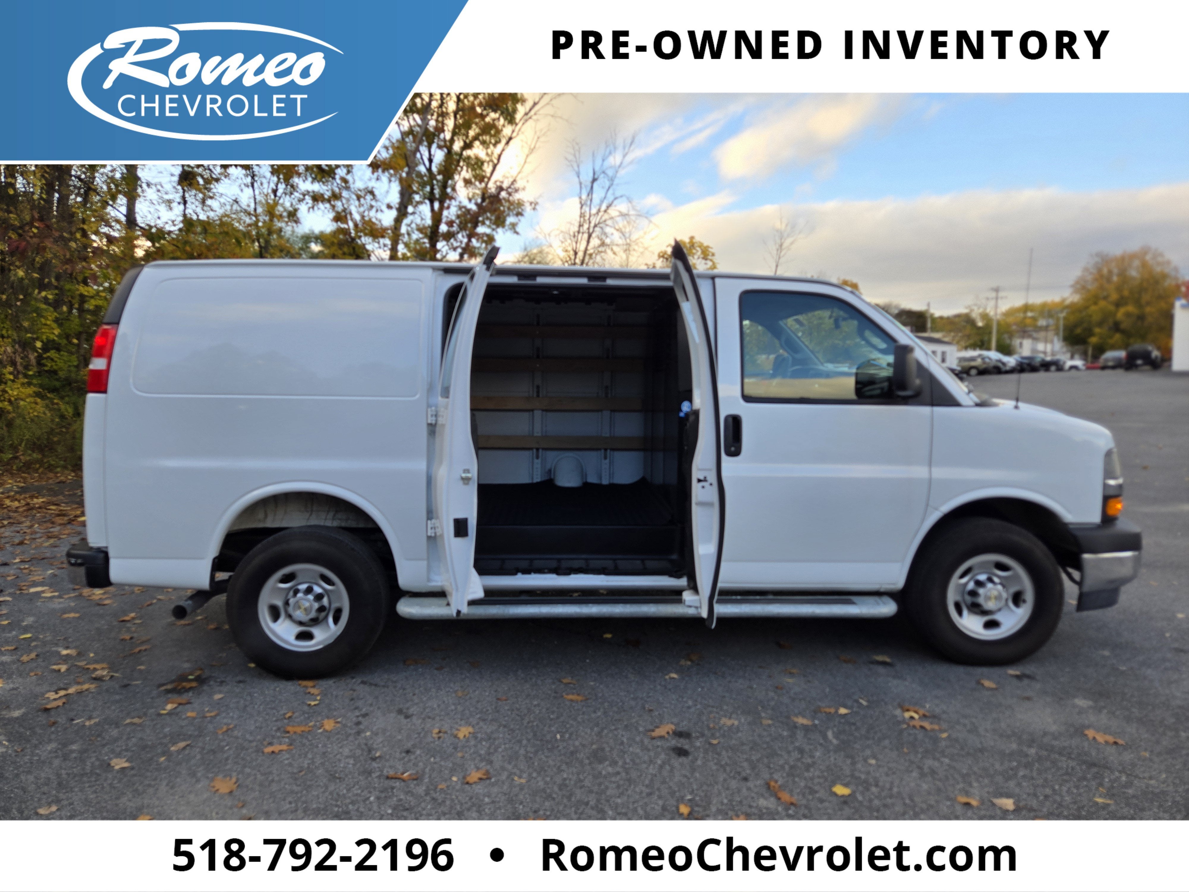 2025 Chevrolet Express Cargo WT