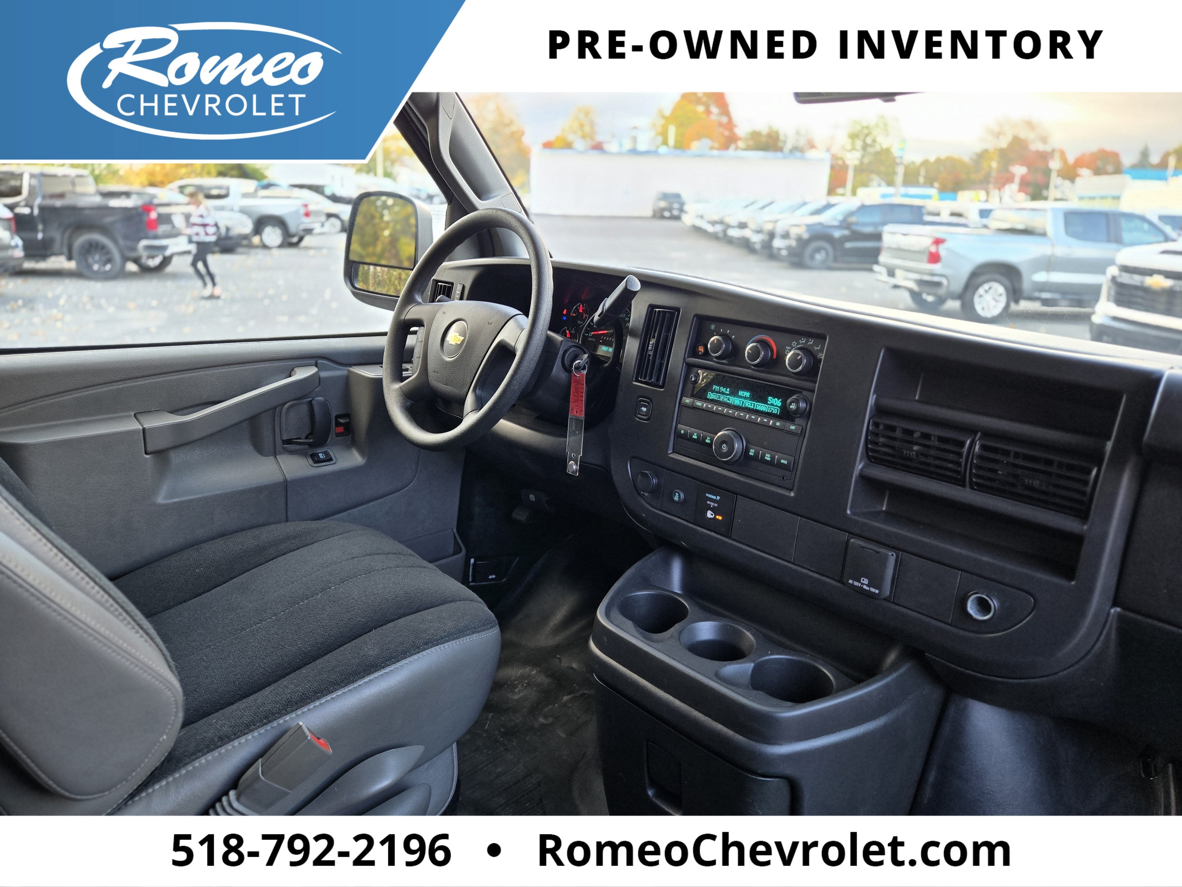 2025 Chevrolet Express Cargo WT