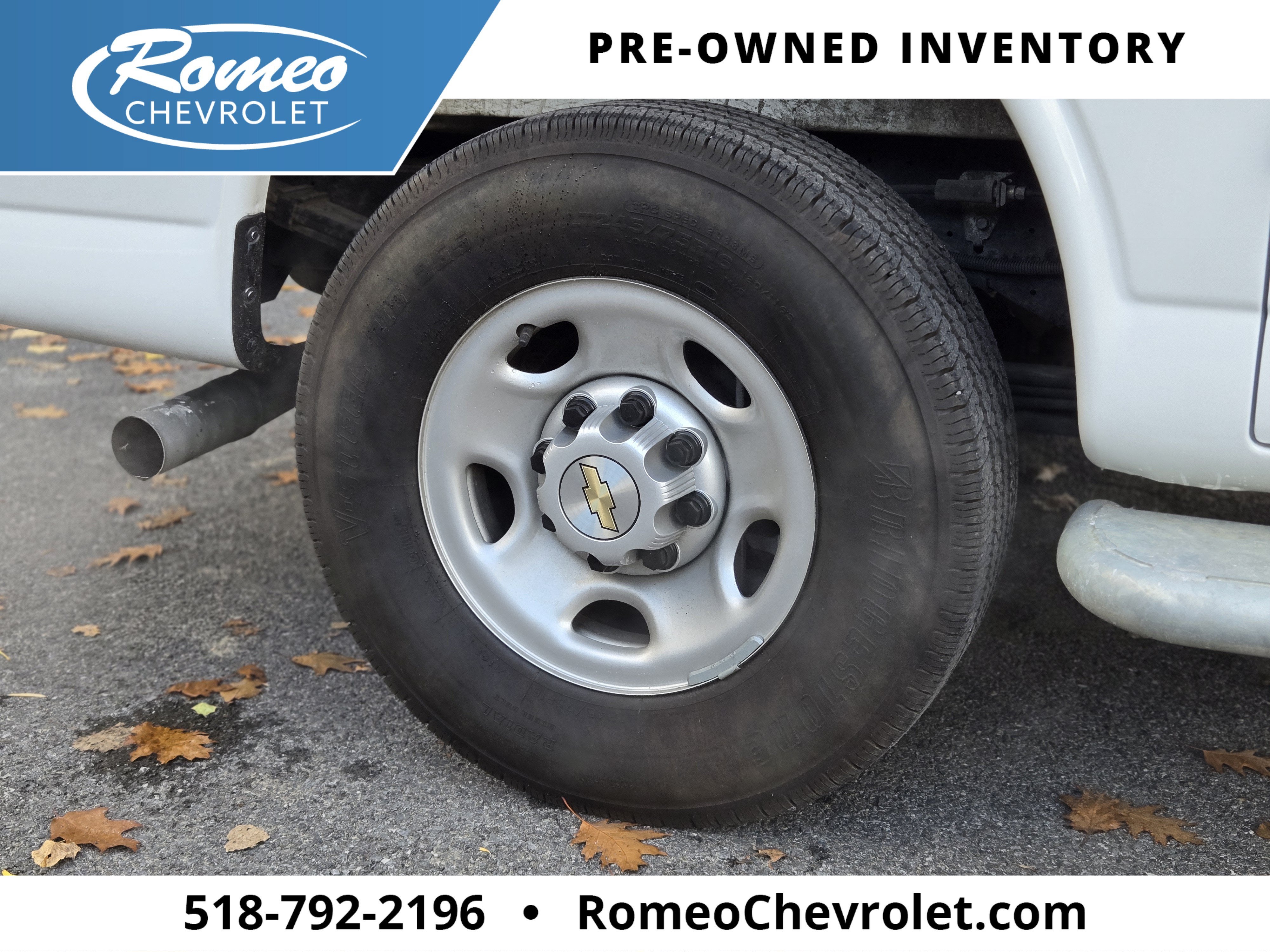 2025 Chevrolet Express Cargo WT