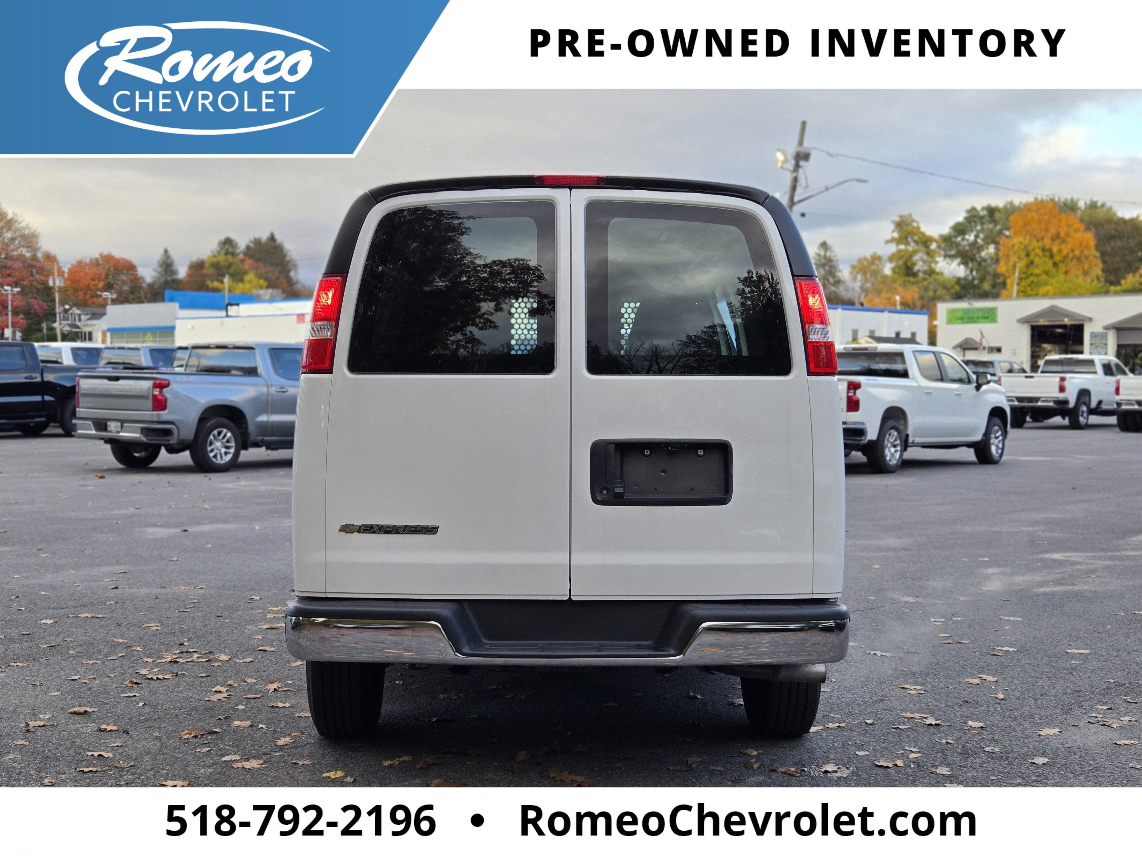 2025 Chevrolet Express Cargo WT