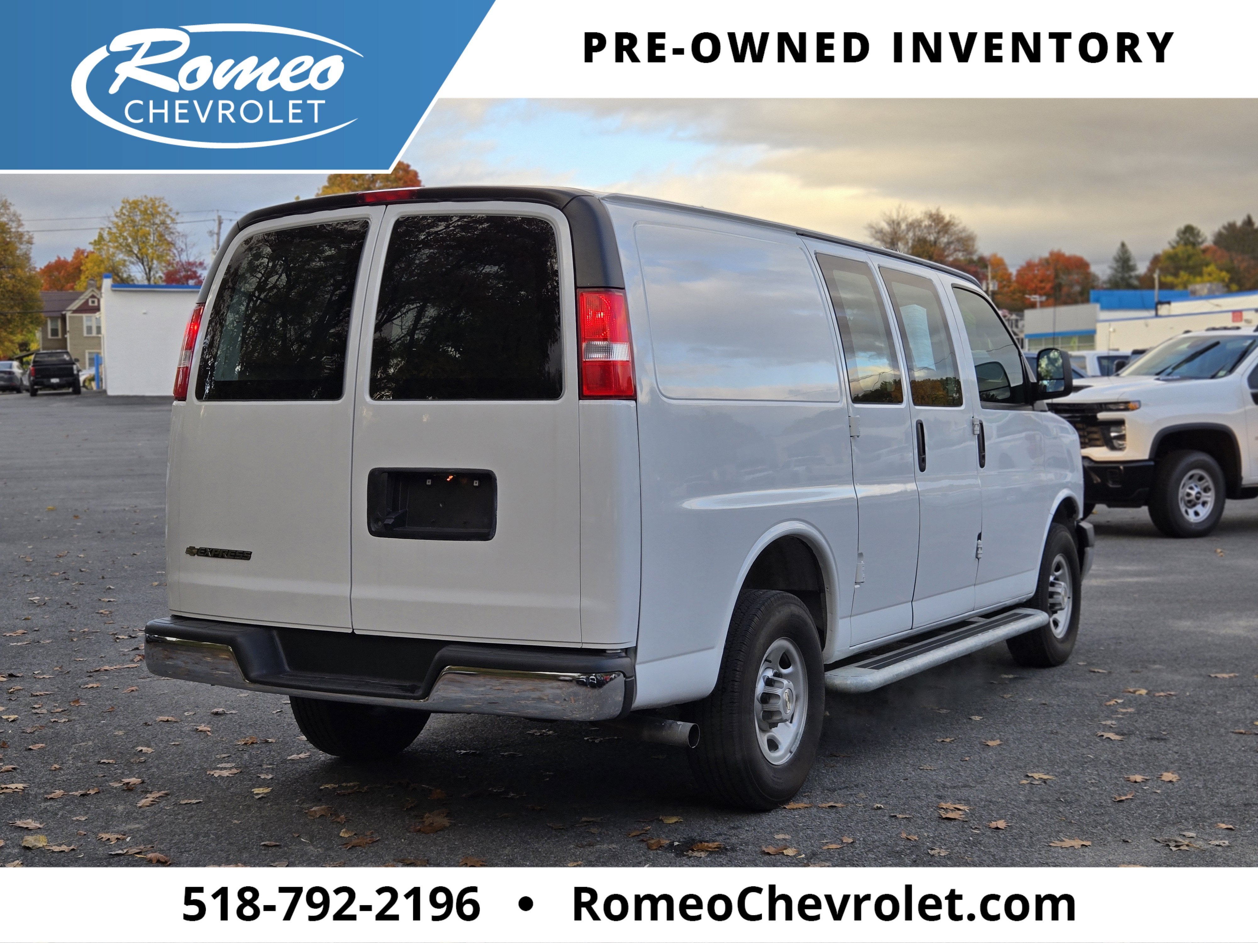2025 Chevrolet Express Cargo WT