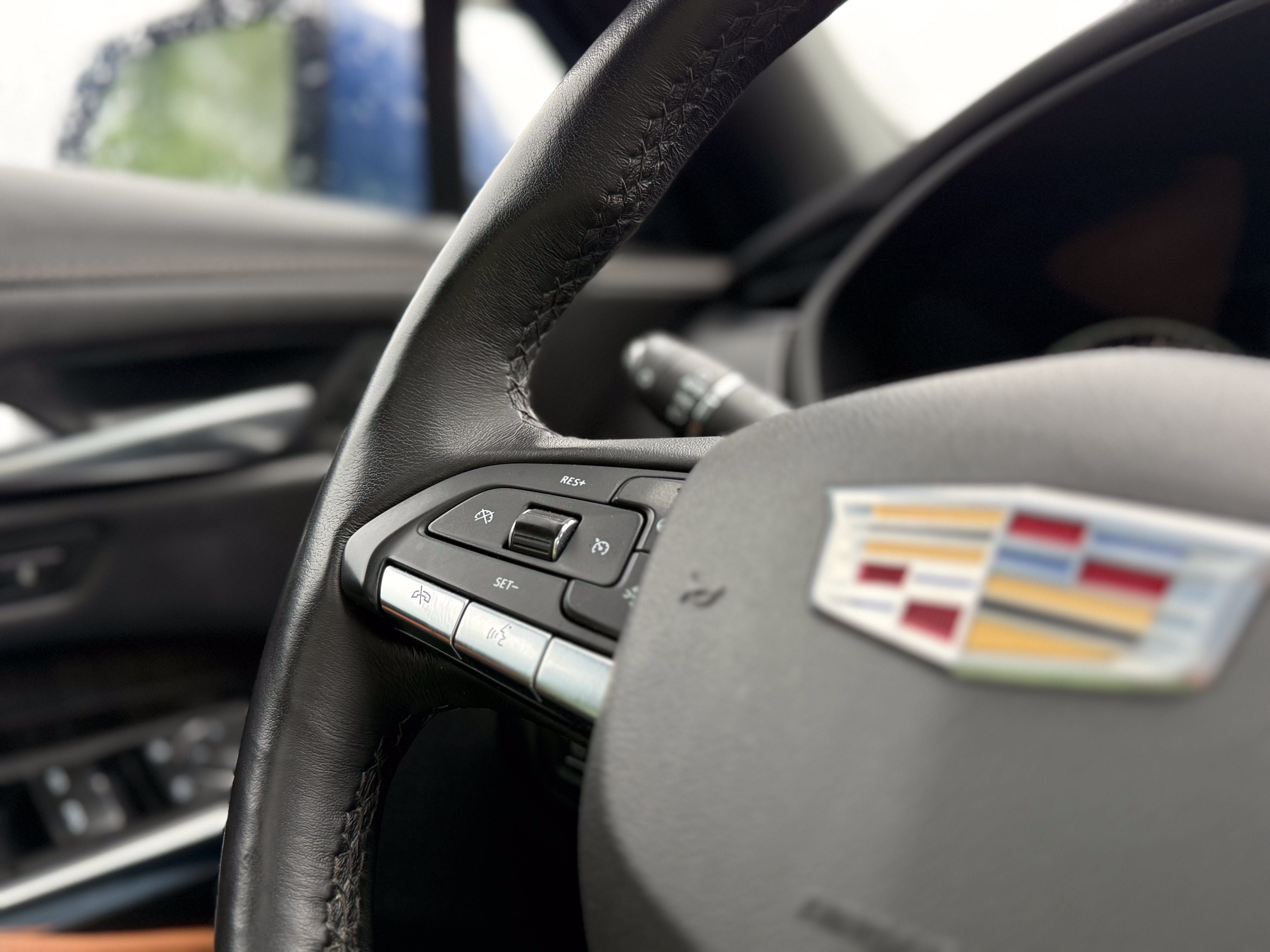 2023 Cadillac XT4 Premium Luxury