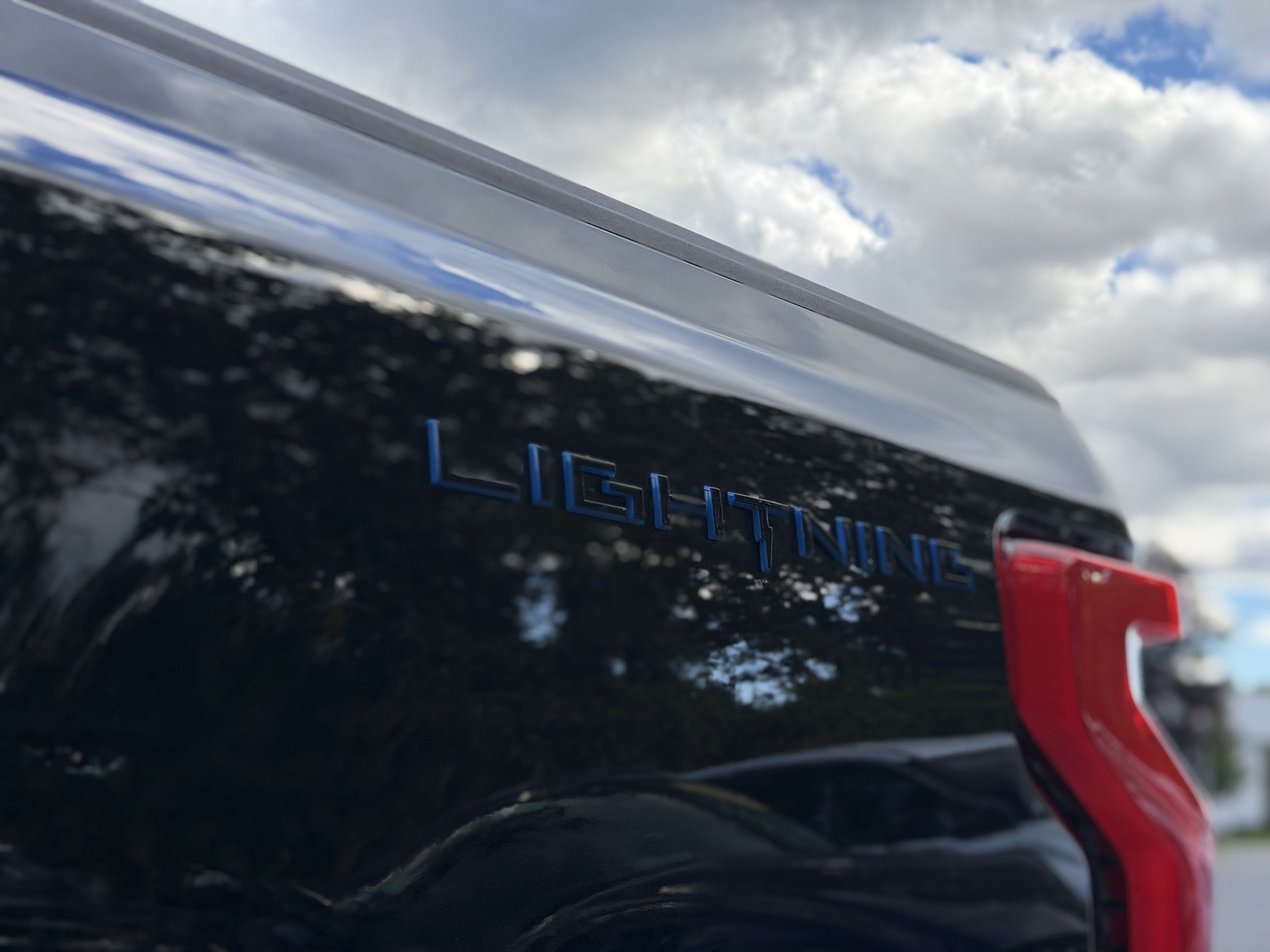 2024 Ford F-150 Lightning XLT