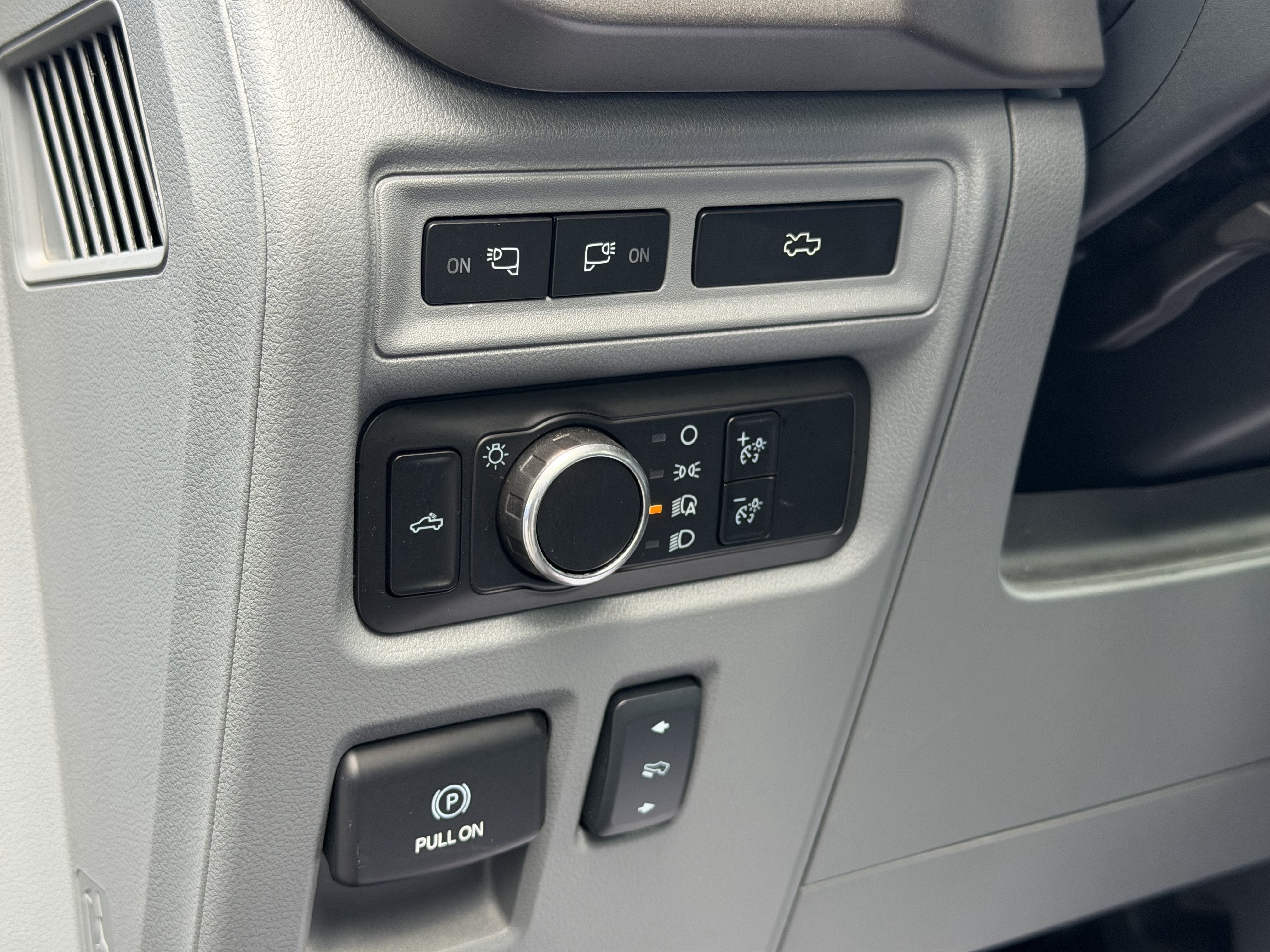 2024 Ford F-150 Lightning XLT