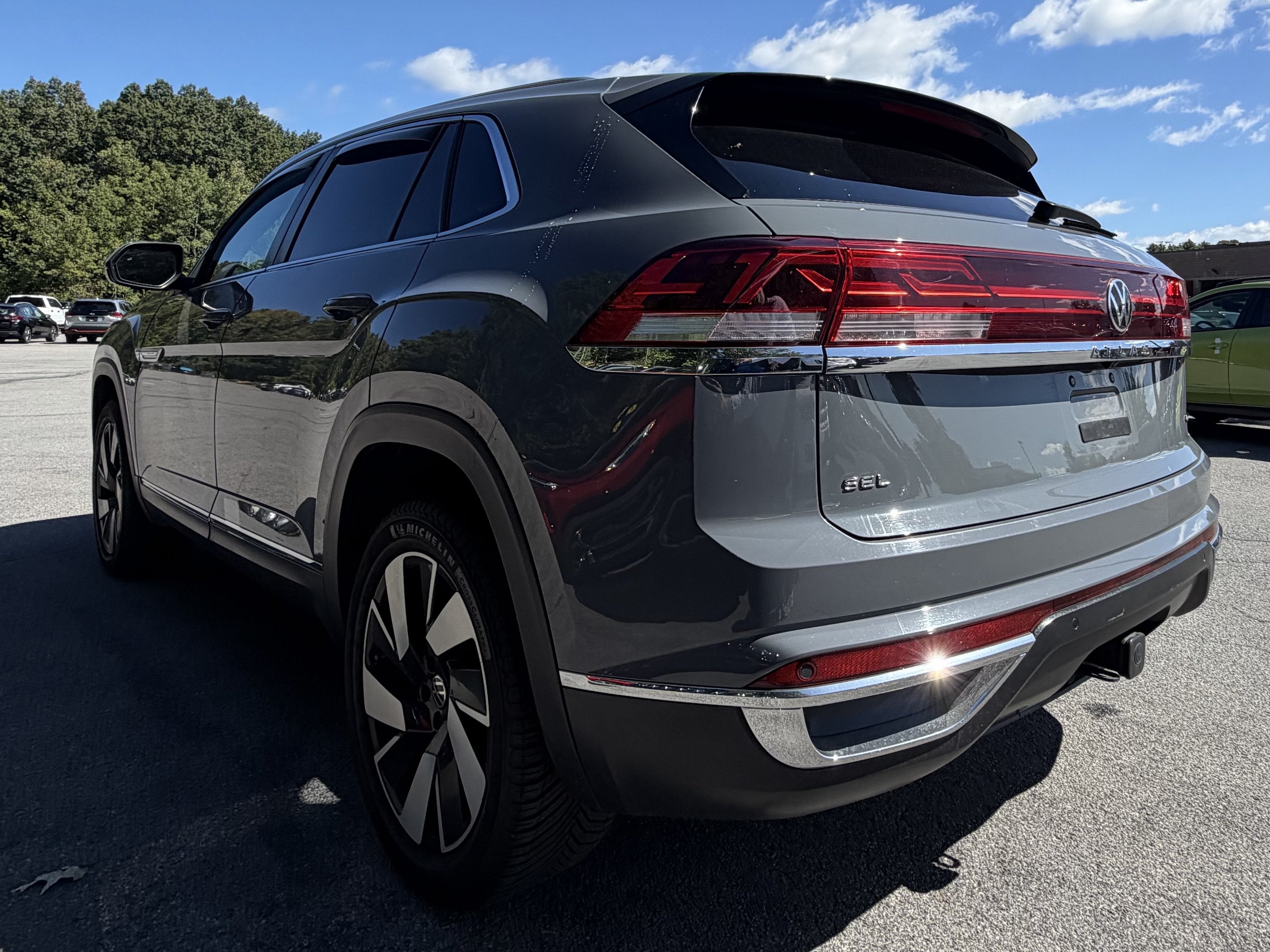 2024 Volkswagen Atlas Cross Sport 2.0T SEL