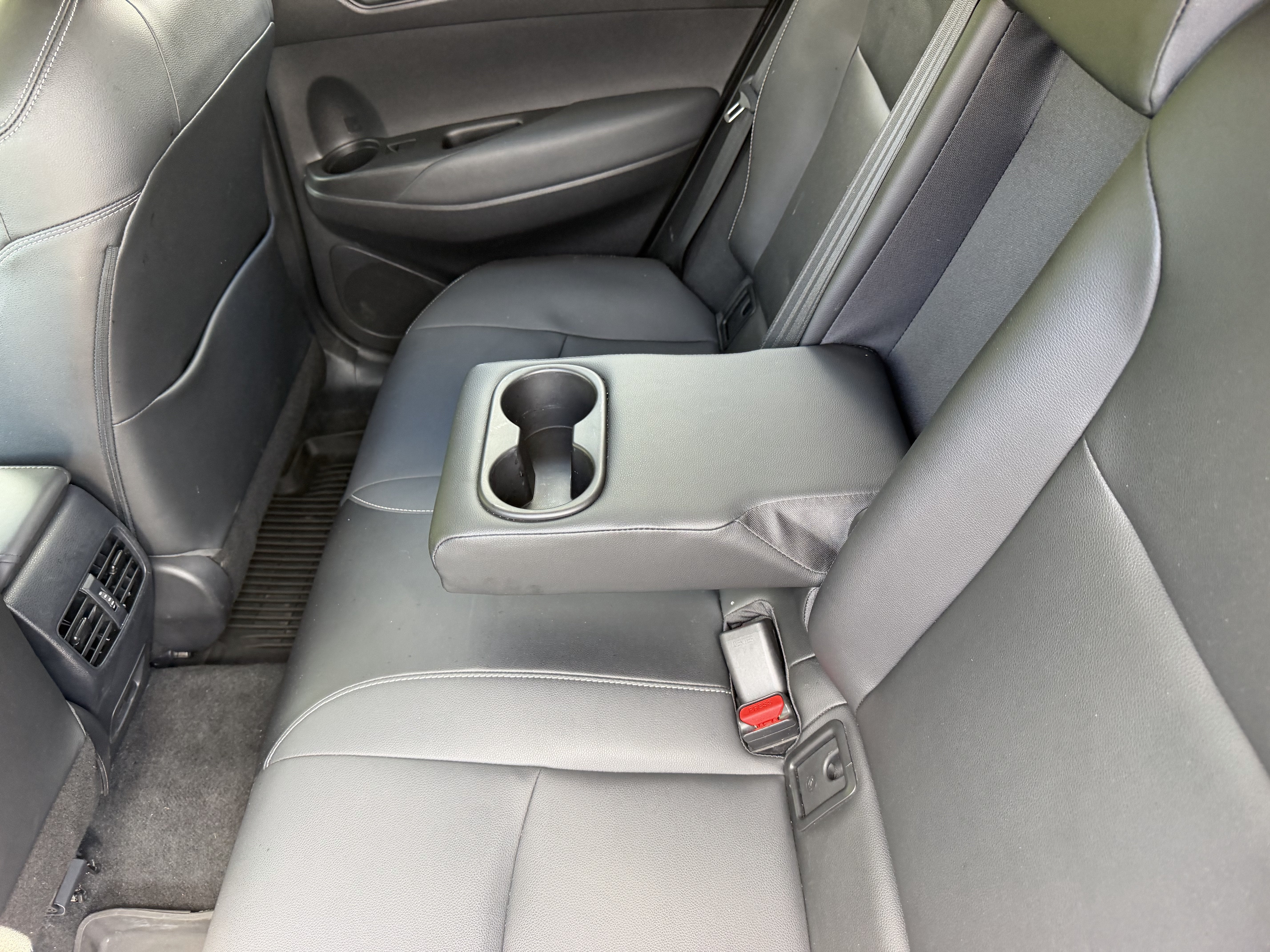 2022 Toyota Corolla Cross XLE