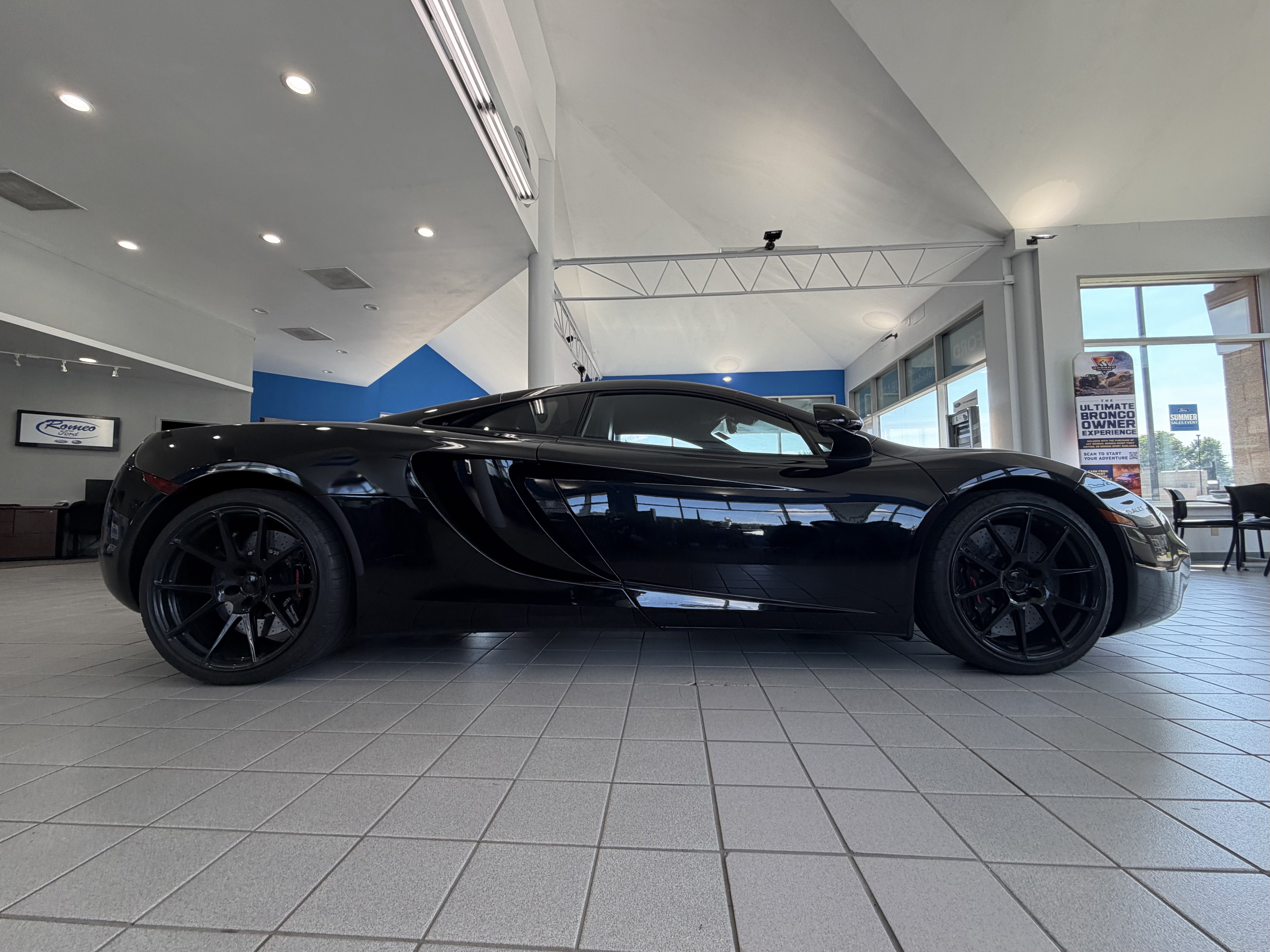 2012 McLaren MP4-12C Base