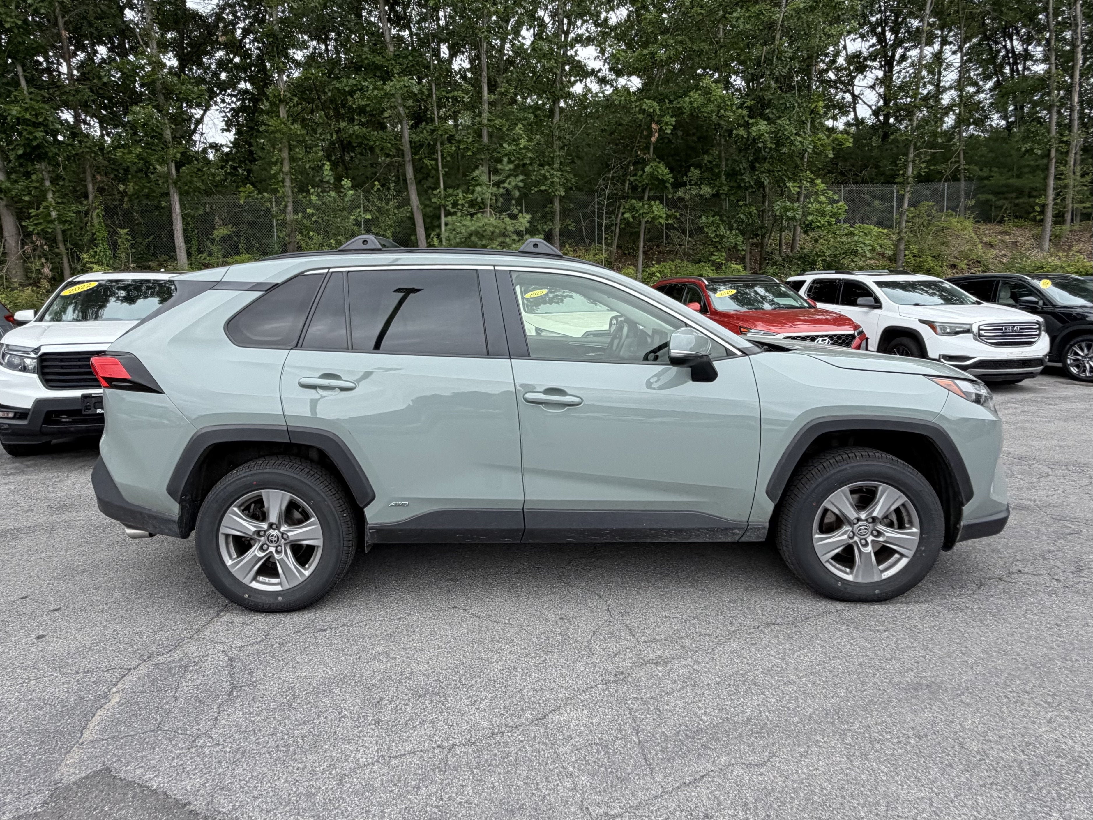 2022 Toyota RAV4 Hybrid XLE