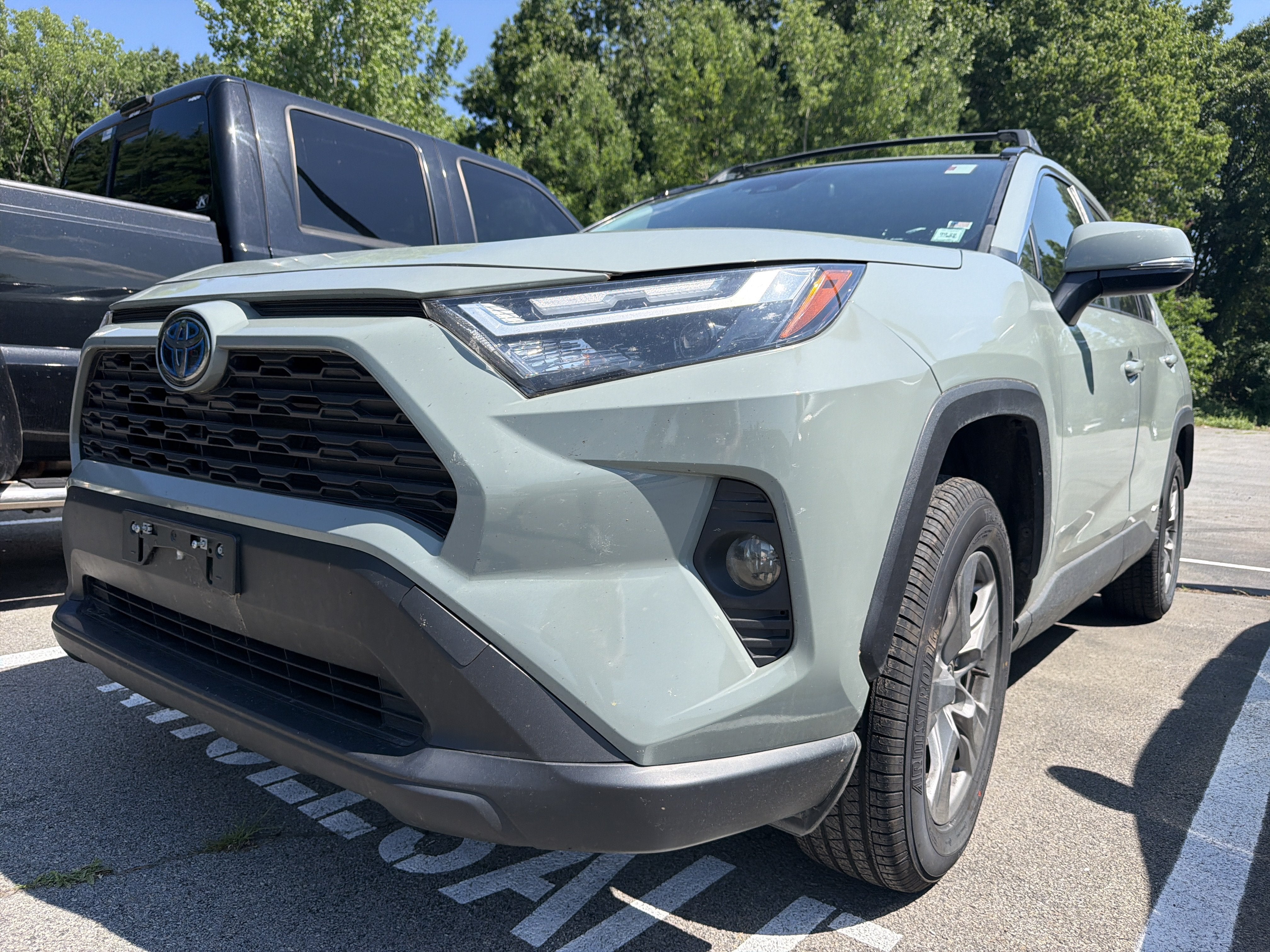 2022 Toyota RAV4 Hybrid XLE