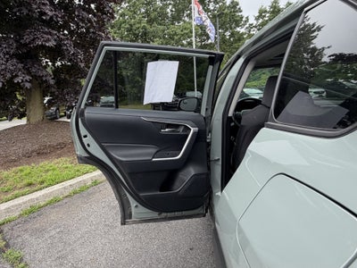 2022 Toyota RAV4 Hybrid XLE
