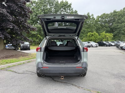 2022 Toyota RAV4 Hybrid XLE