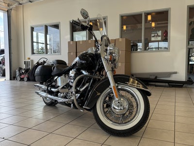 2017 Harley-Davidson Softail Deluxe Base