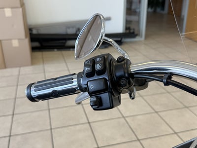 2017 Harley-Davidson Softail Deluxe Base
