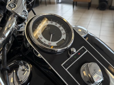 2017 Harley-Davidson Softail Deluxe Base