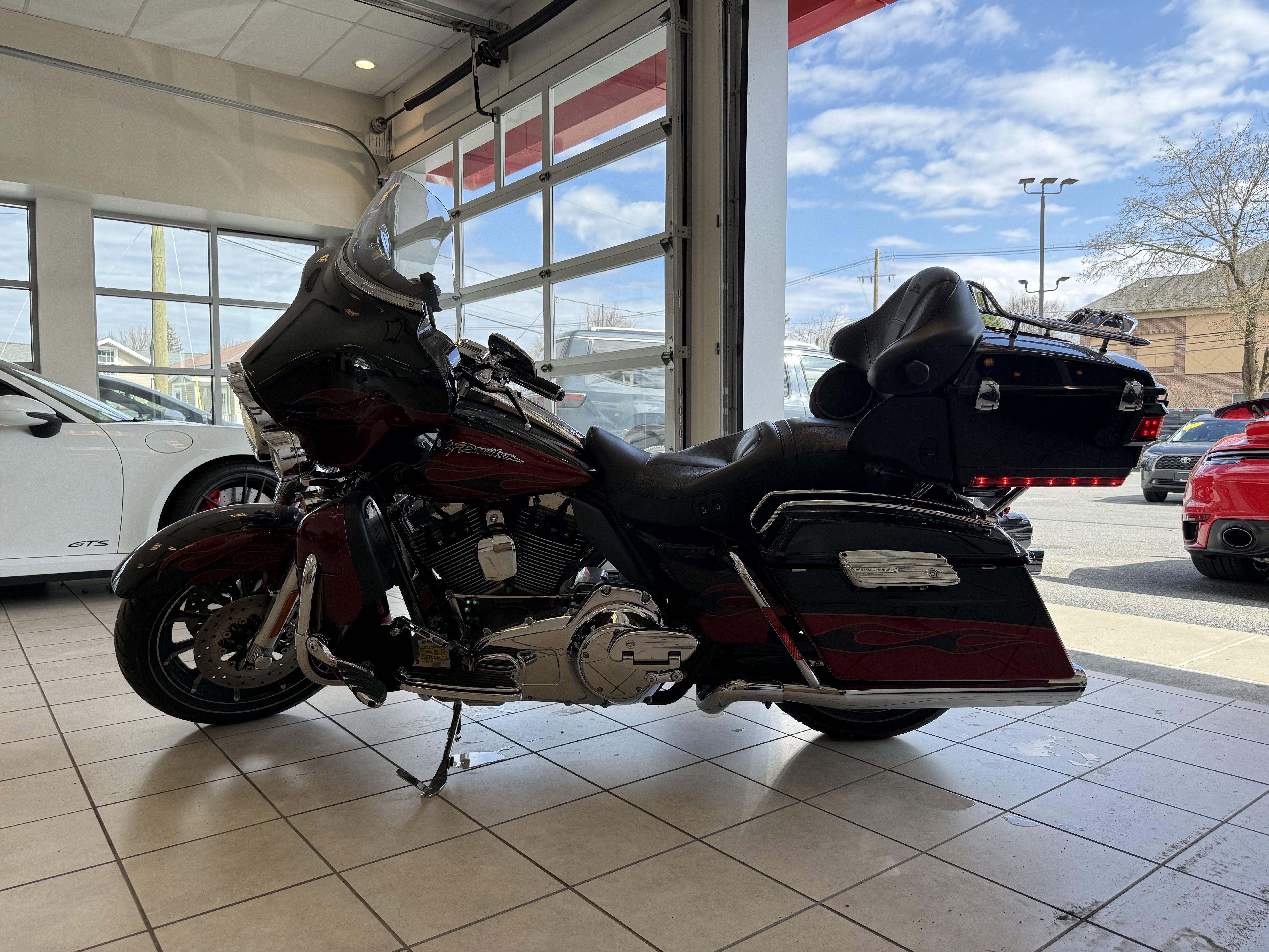 2011 Harley-Davidson CVO Ultra Classic Electra Glide Base