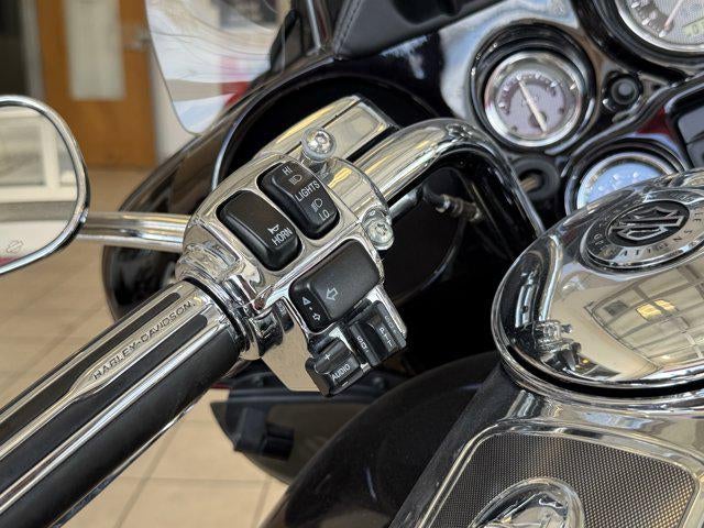 2011 Harley-Davidson CVO Ultra Classic Electra Glide Base