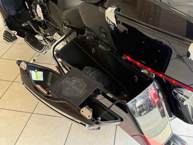 2011 Harley-Davidson CVO Ultra Classic Electra Glide Base