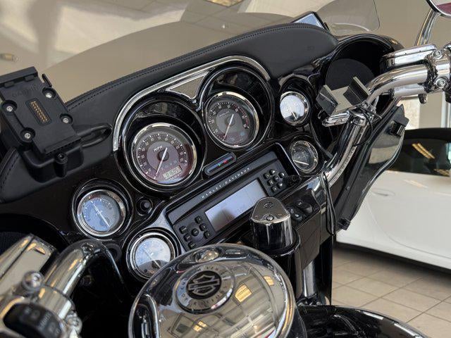 2011 Harley-Davidson CVO Ultra Classic Electra Glide Base