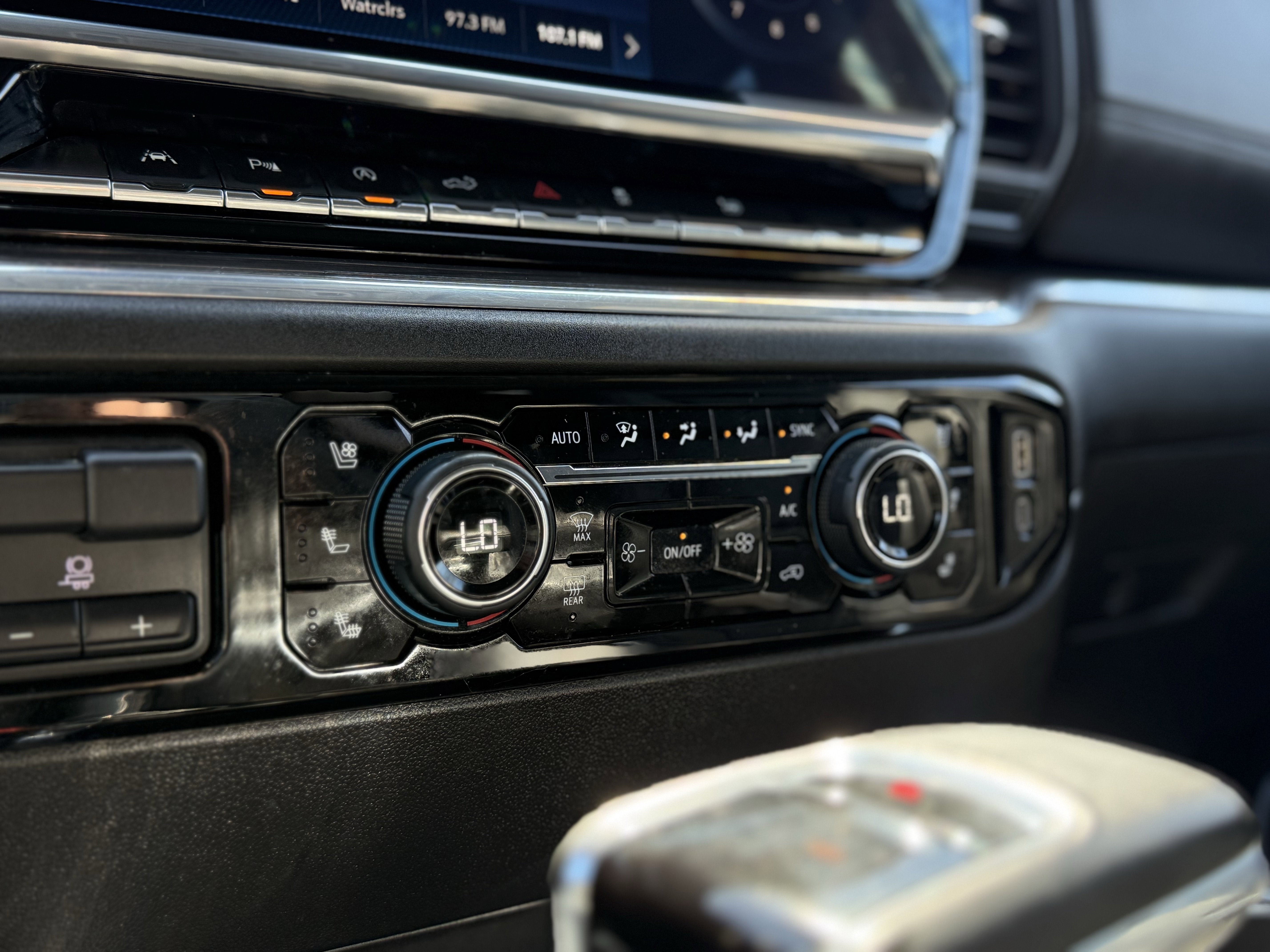 2024 Chevrolet Silverado LTZ