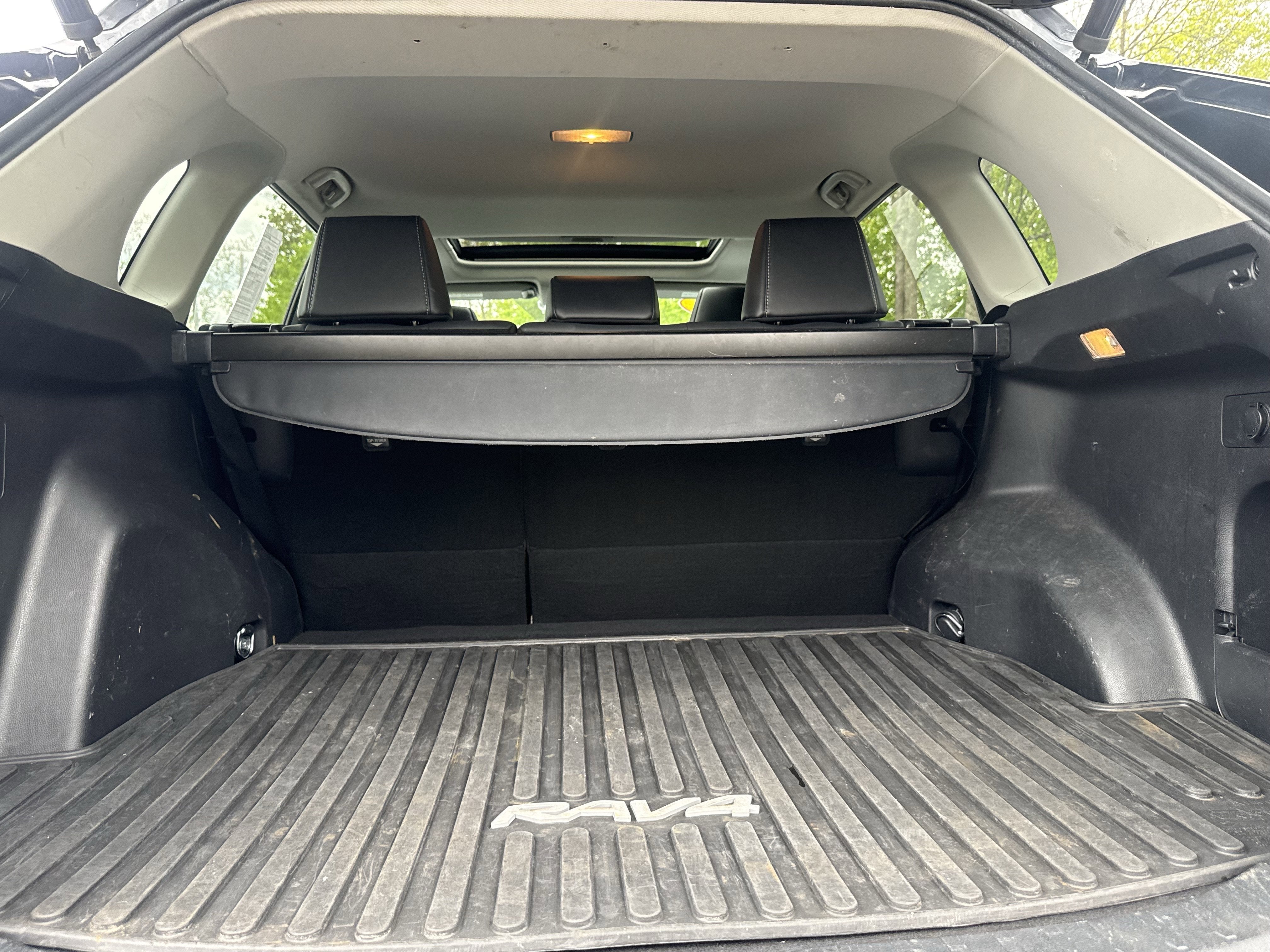 2020 Toyota RAV4 XLE Premium