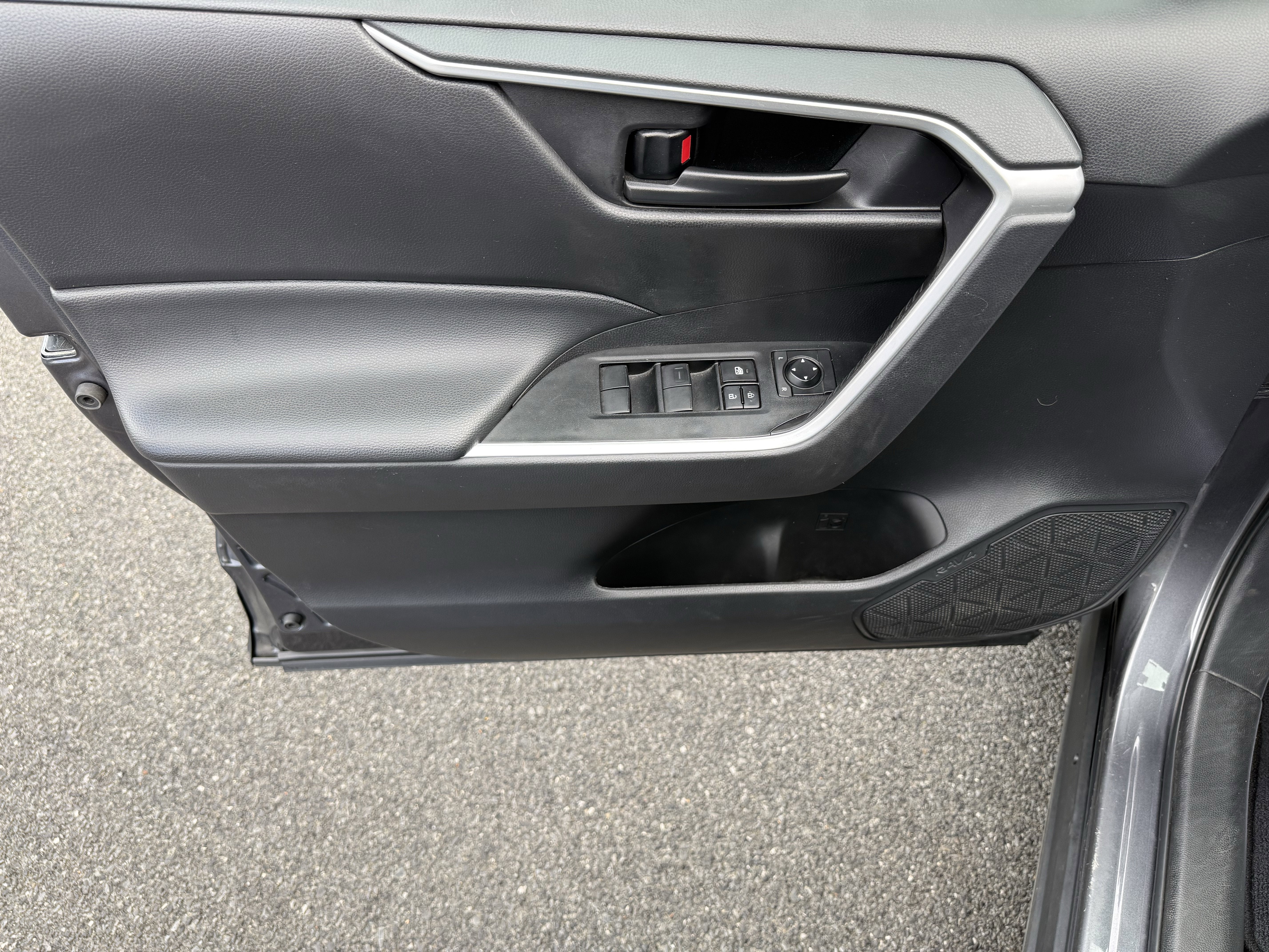 2024 Toyota RAV4 HYBRID Hybrid LE