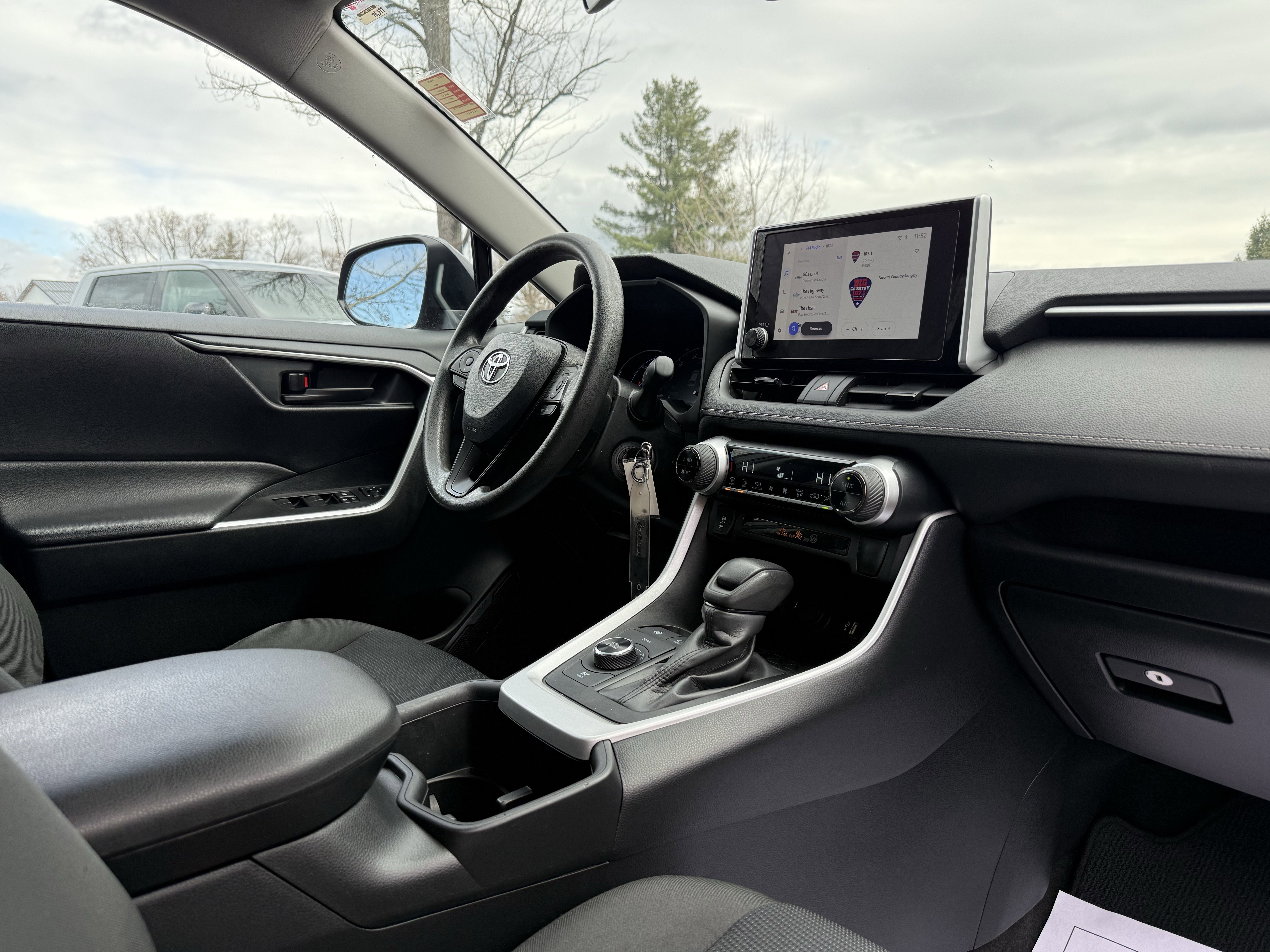 2024 Toyota RAV4 HYBRID Hybrid LE