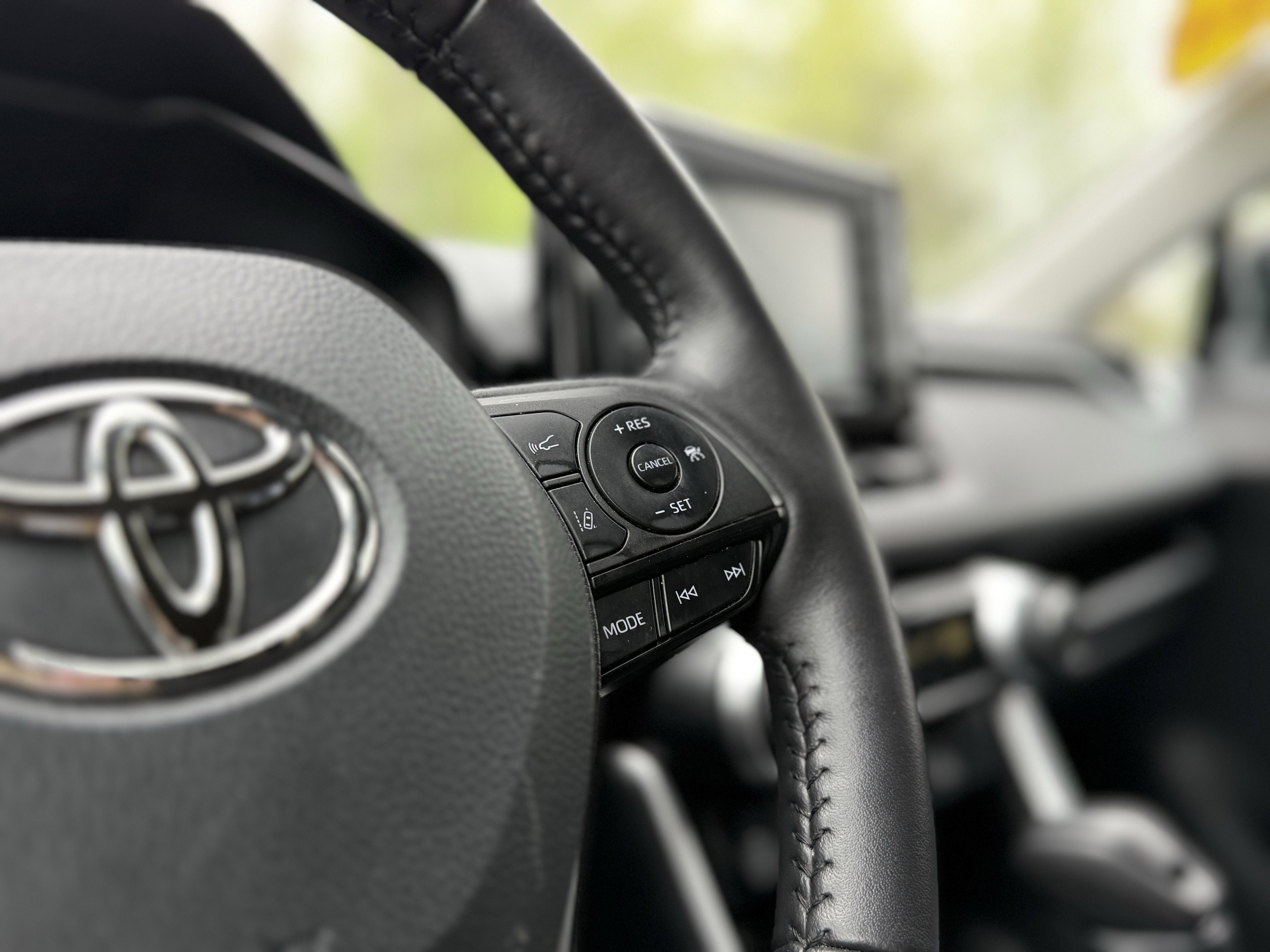 2022 Toyota RAV4 HYBRID Hybrid XLE