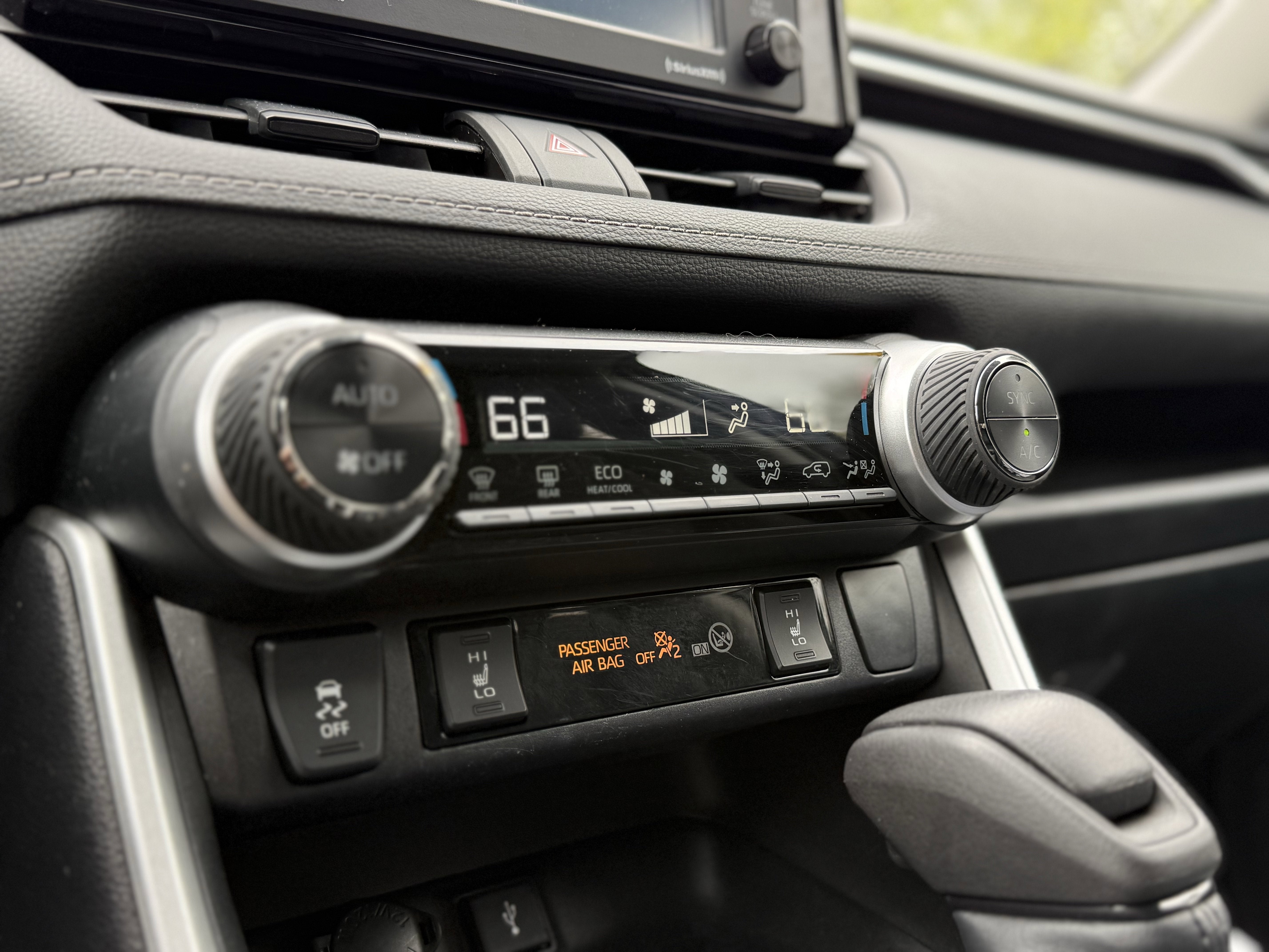 2022 Toyota RAV4 HYBRID Hybrid XLE