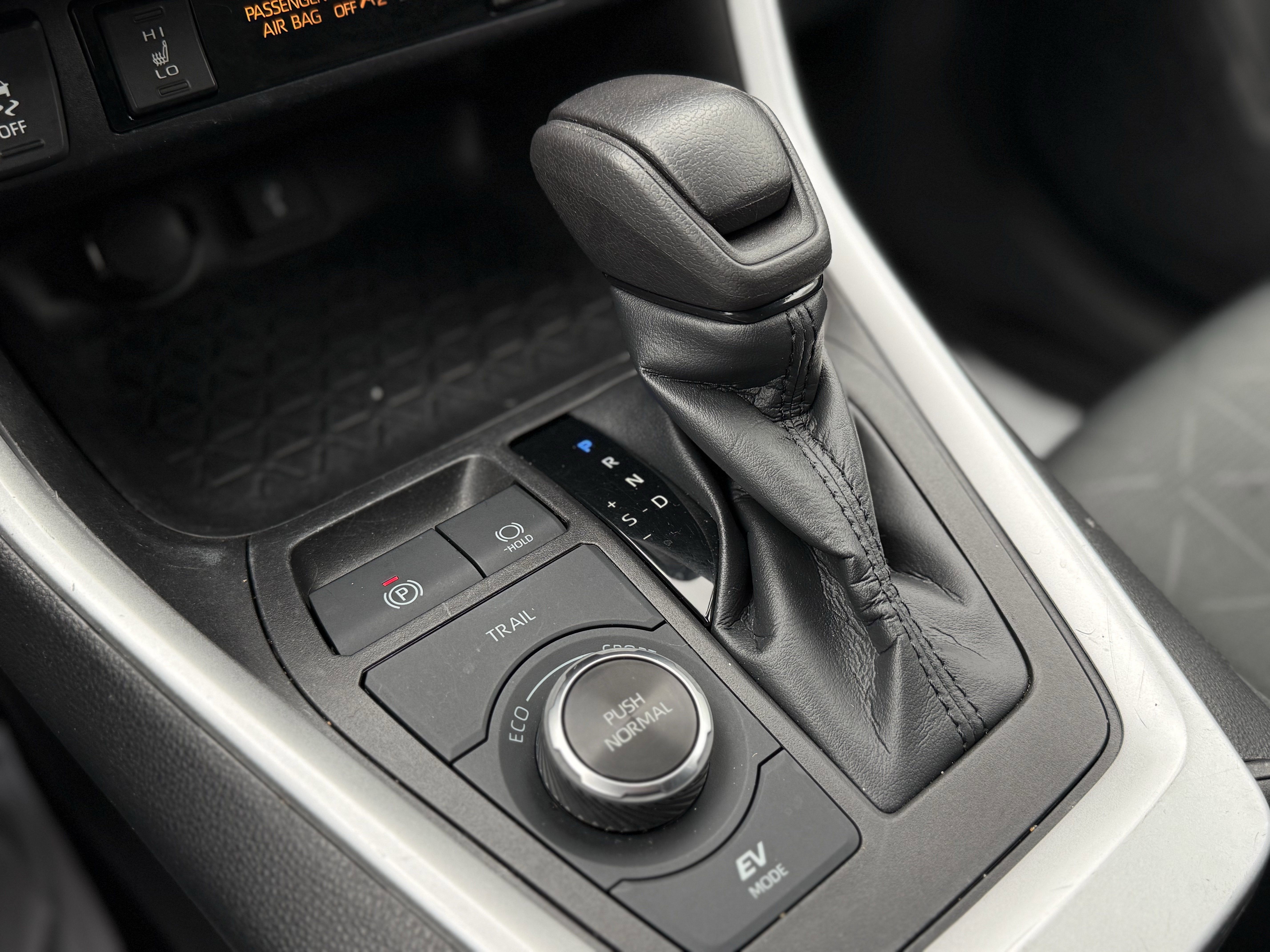 2022 Toyota RAV4 HYBRID Hybrid XLE