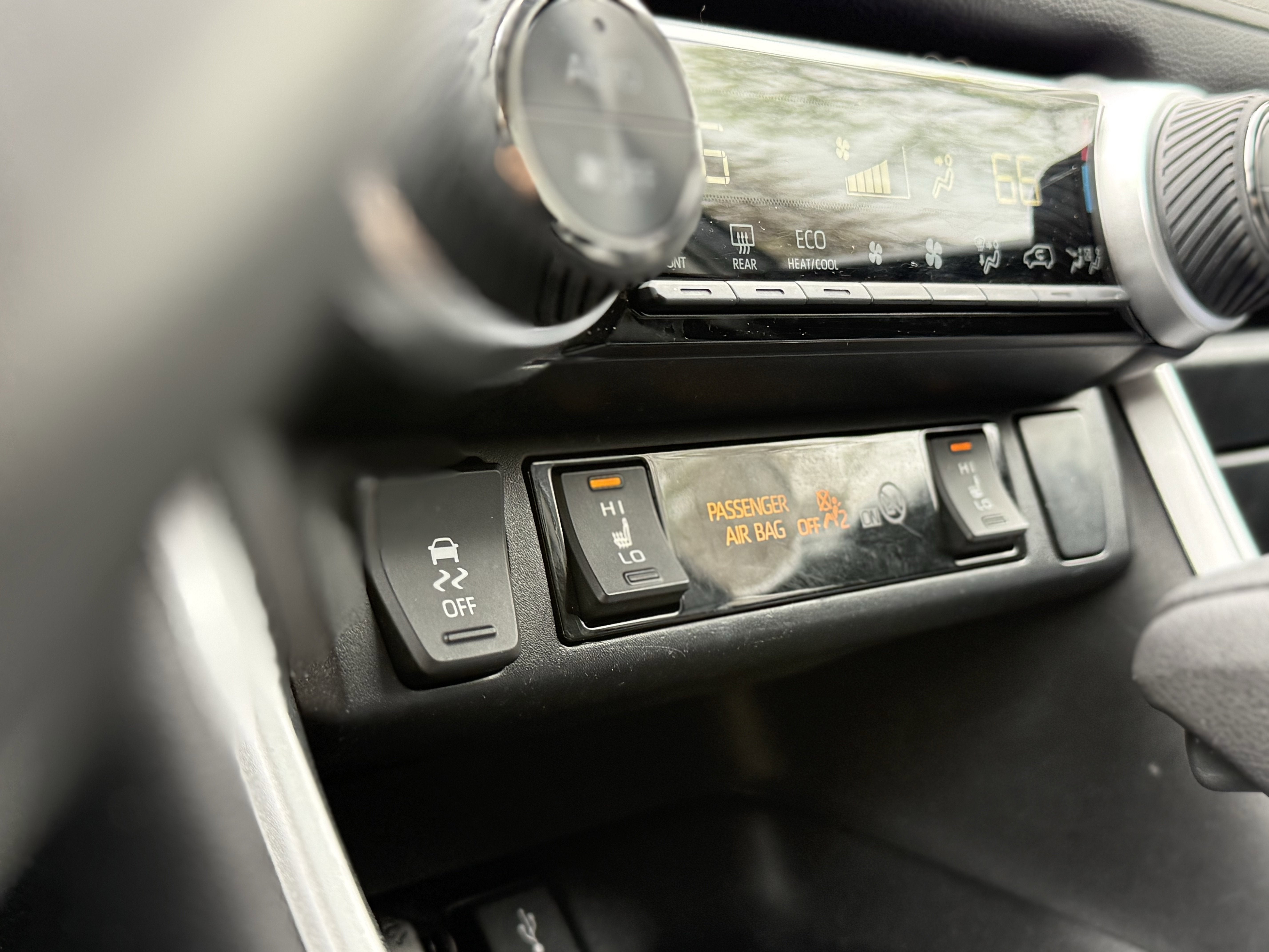 2022 Toyota RAV4 HYBRID Hybrid XLE