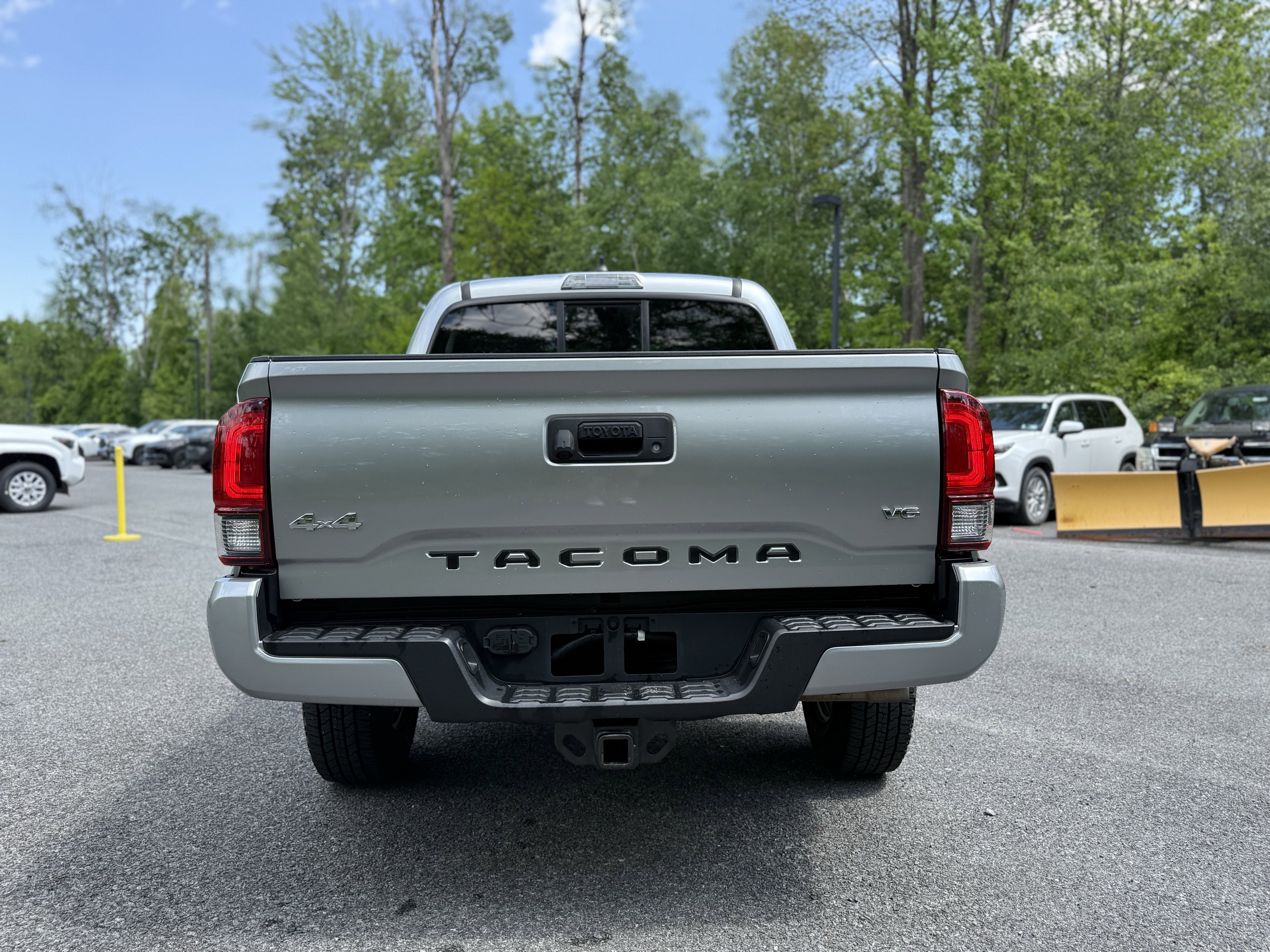 2022 Toyota TACOMA SR SR