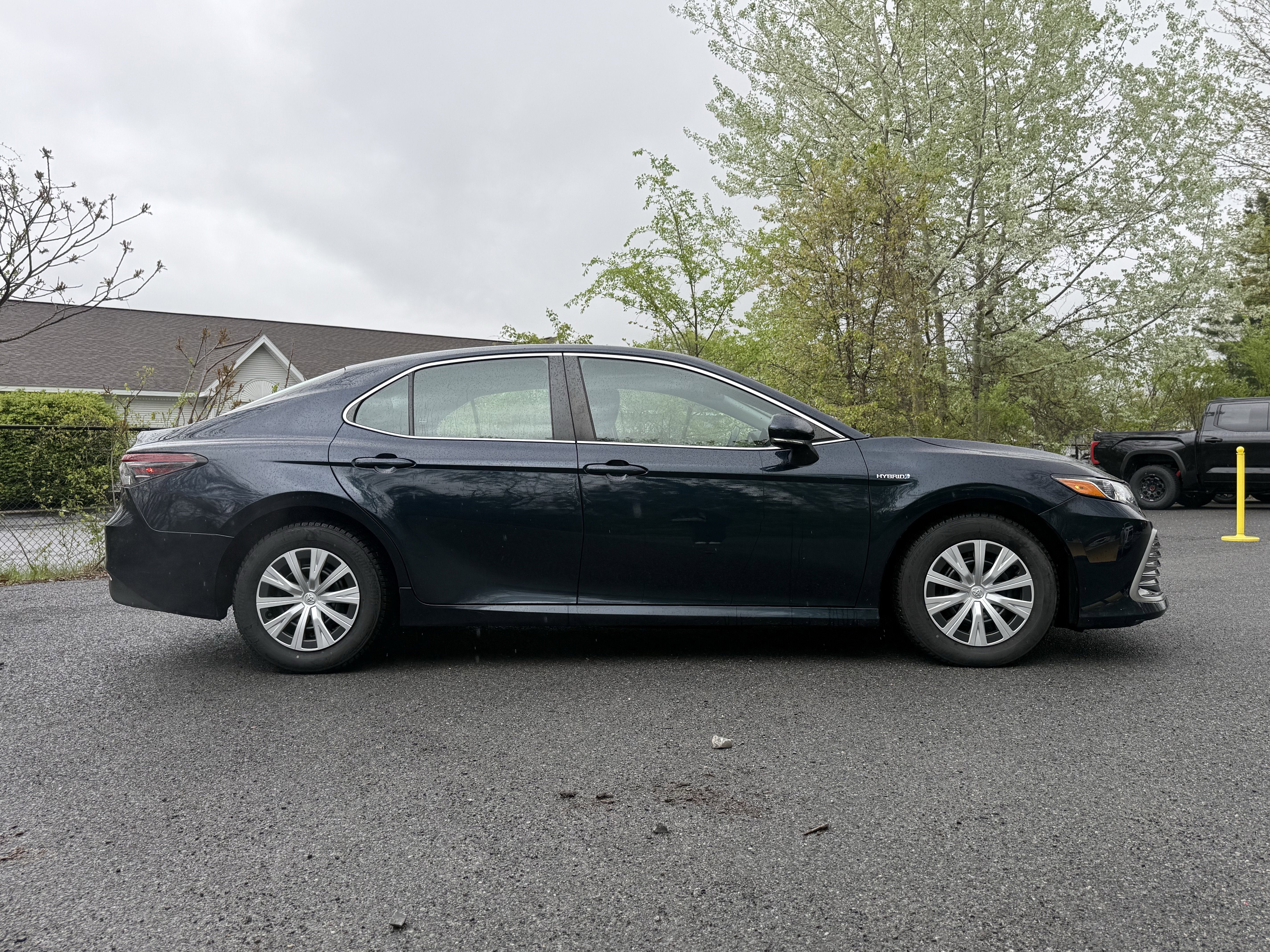 2021 Toyota CAMRY Hybrid LE