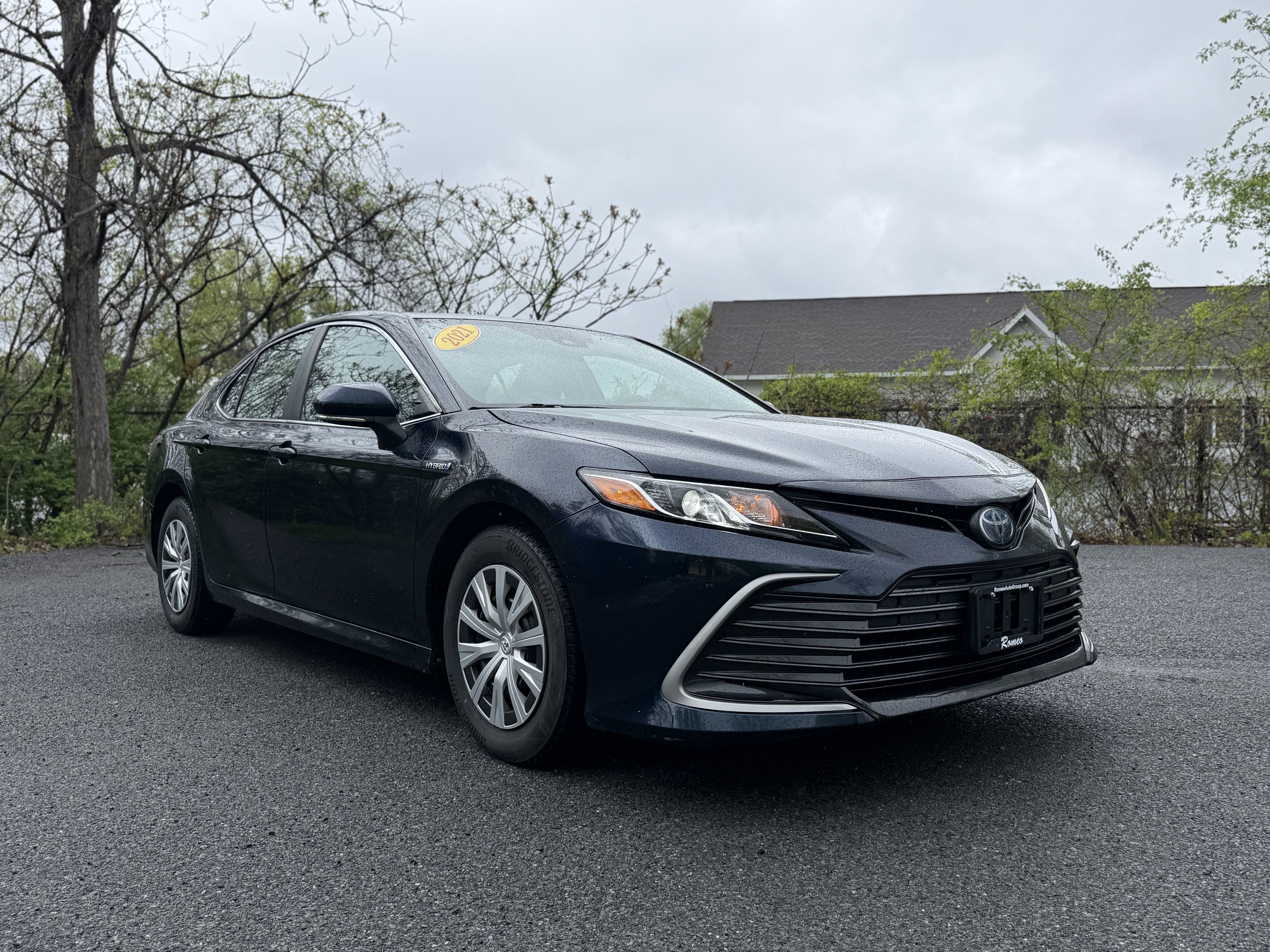 2021 Toyota CAMRY Hybrid LE