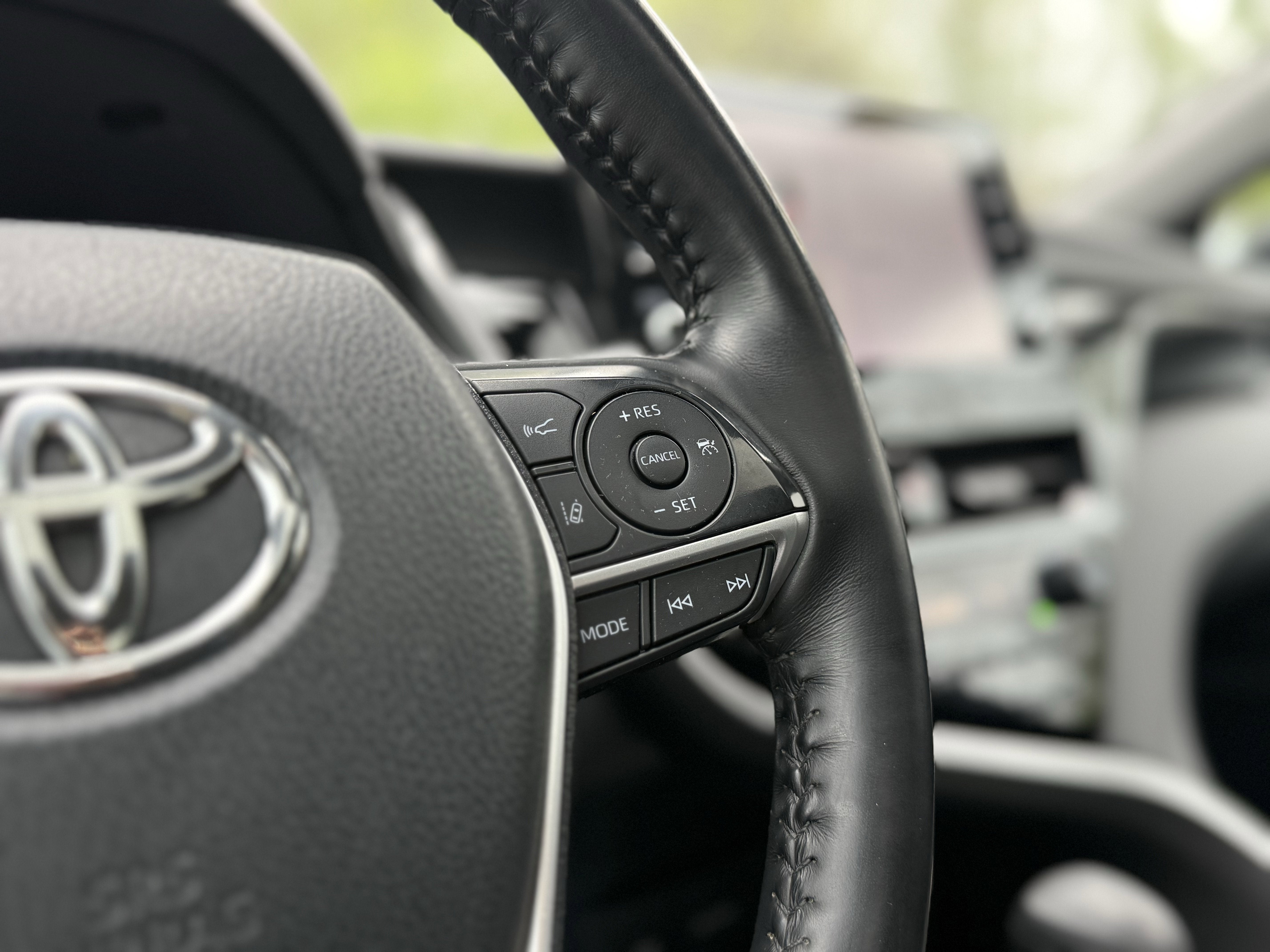 2021 Toyota CAMRY Hybrid LE