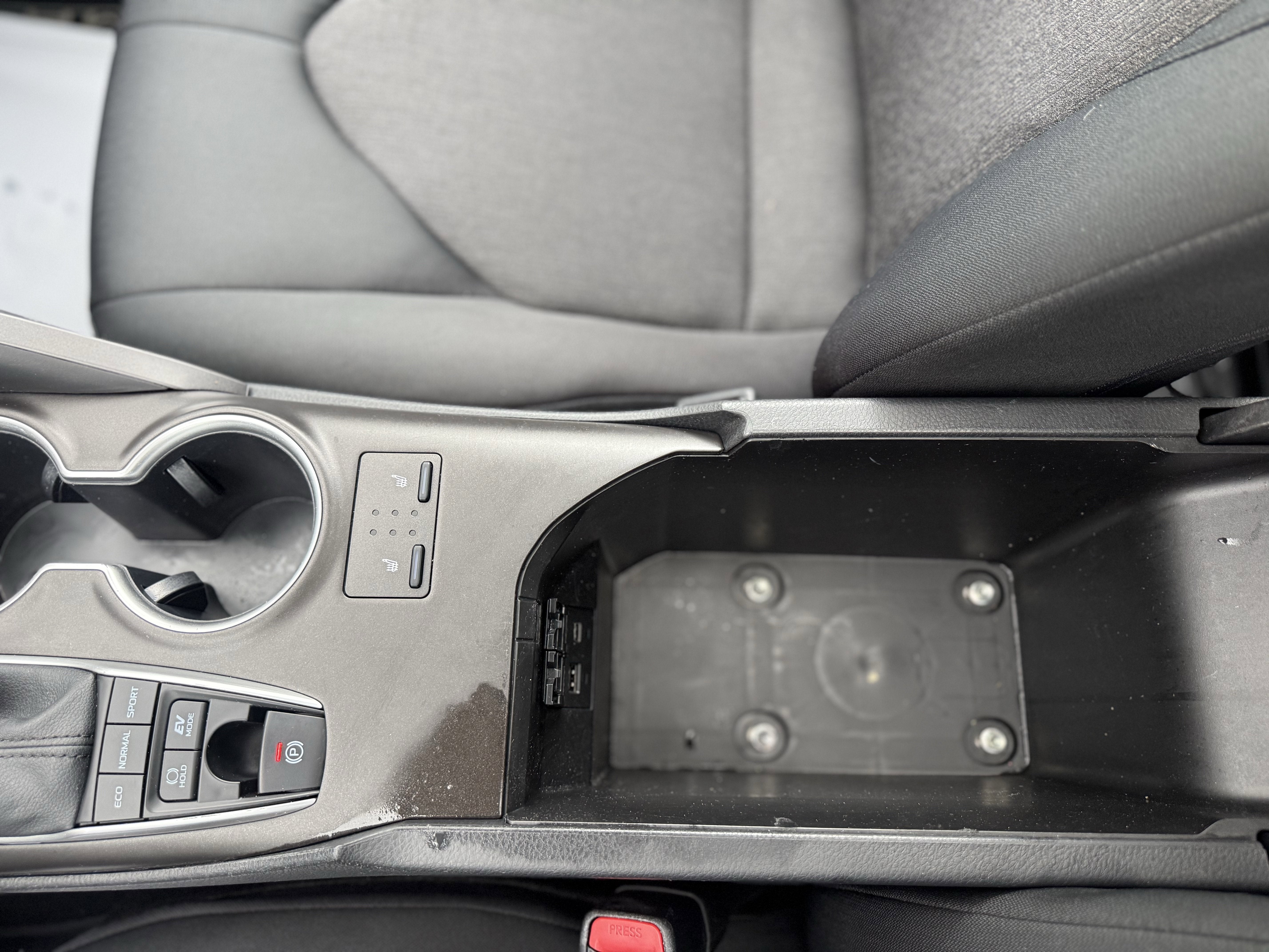 2021 Toyota CAMRY Hybrid LE