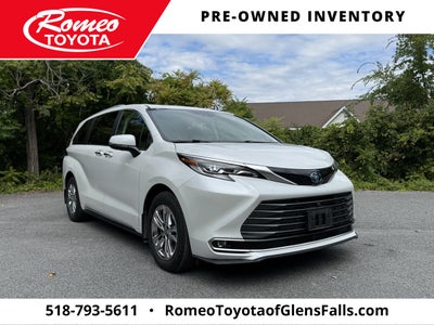 2023 Toyota Sienna Platinum