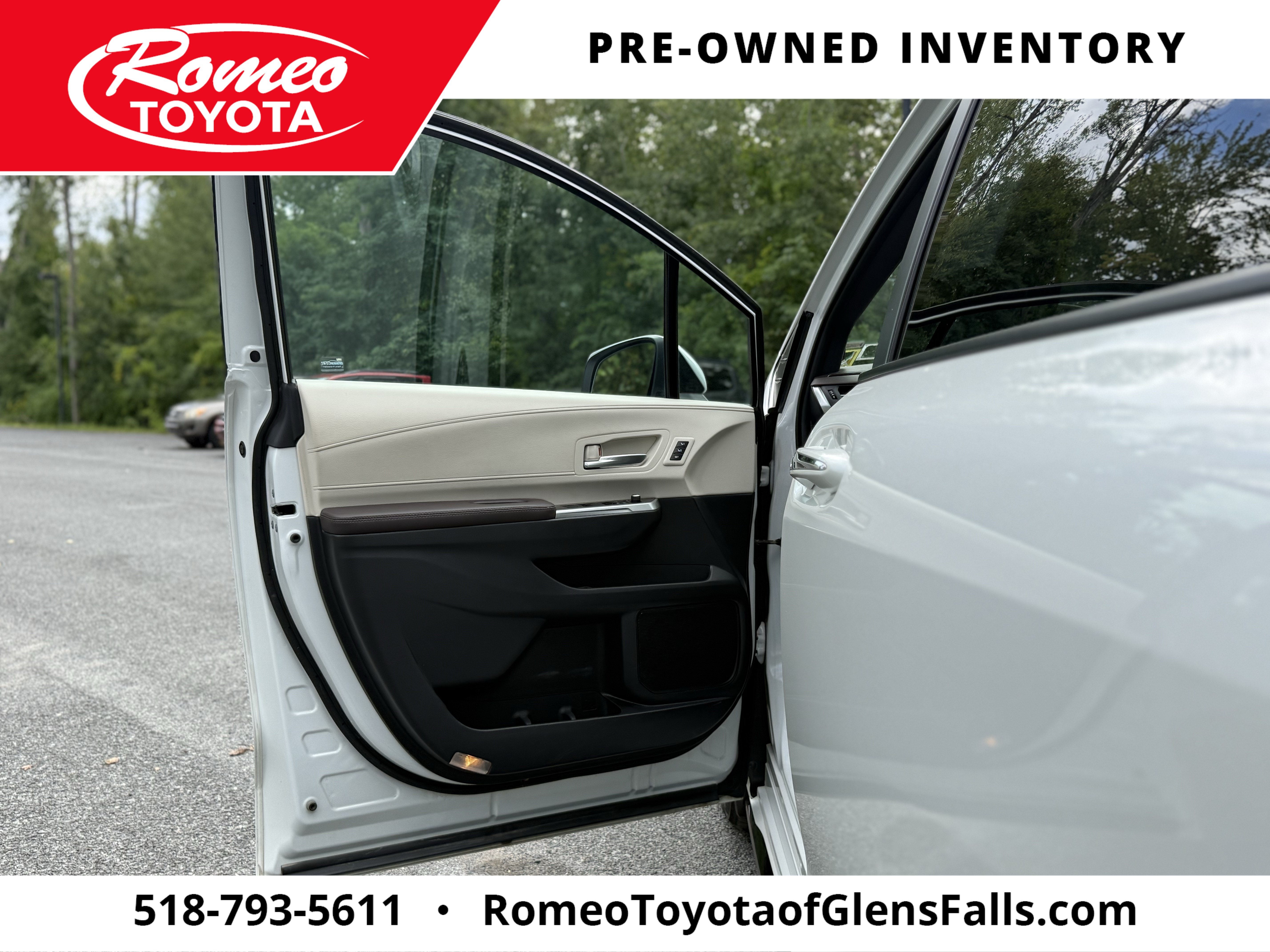 2023 Toyota Sienna Platinum