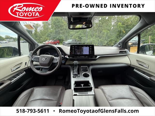 2023 Toyota Sienna Platinum