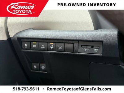 2023 Toyota Sienna Platinum