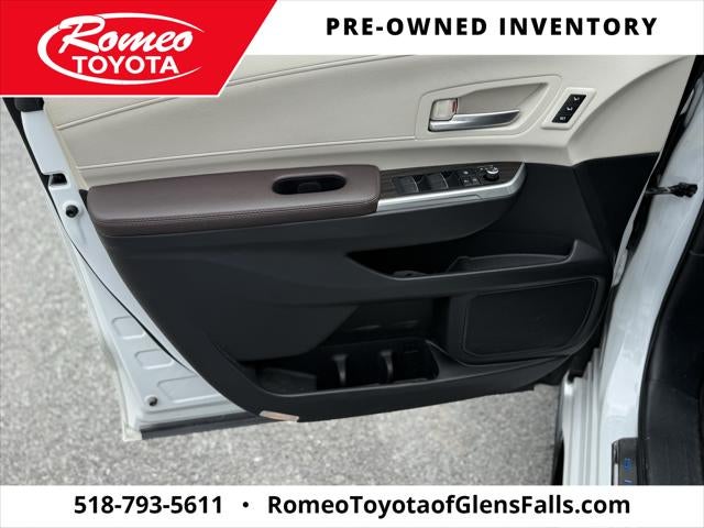 2023 Toyota Sienna Platinum