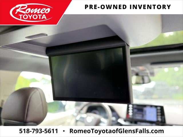 2023 Toyota Sienna Platinum