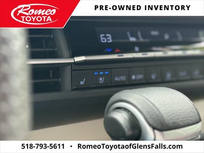 2023 Toyota Sienna Platinum