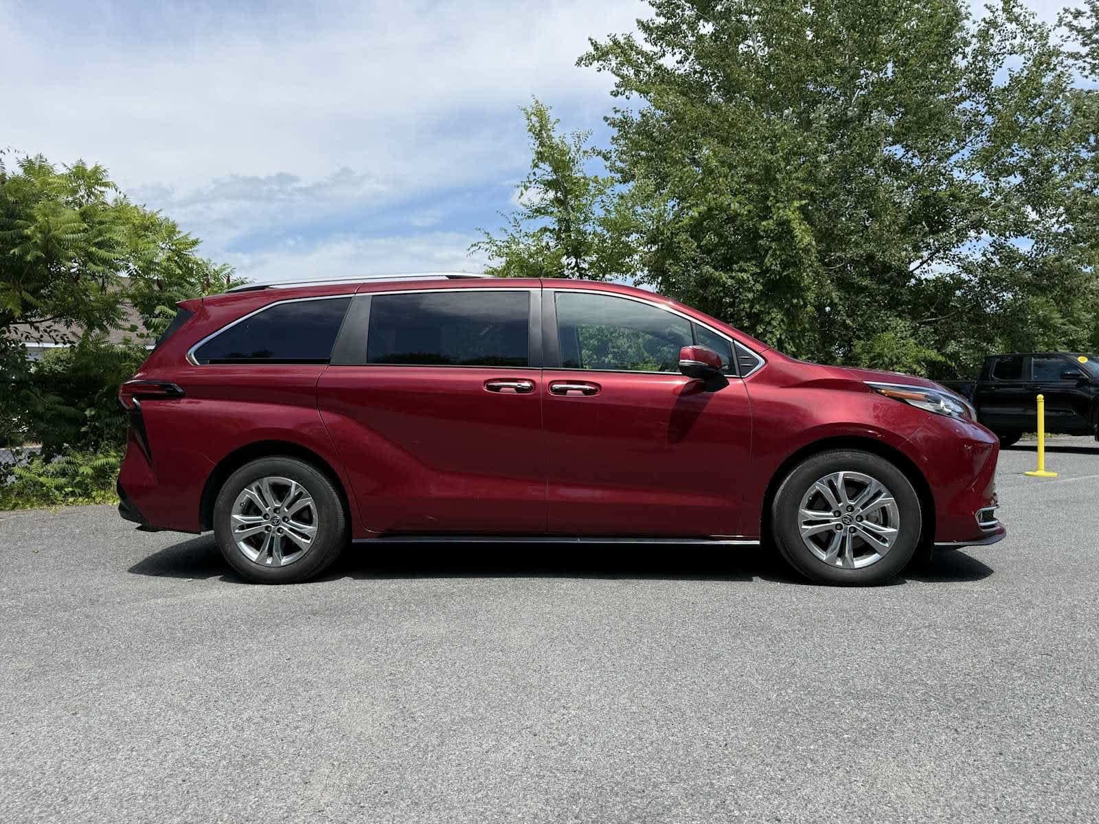 2022 Toyota Sienna Platinum