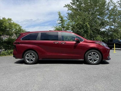 2022 Toyota Sienna Platinum