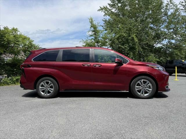 2022 Toyota Sienna Platinum