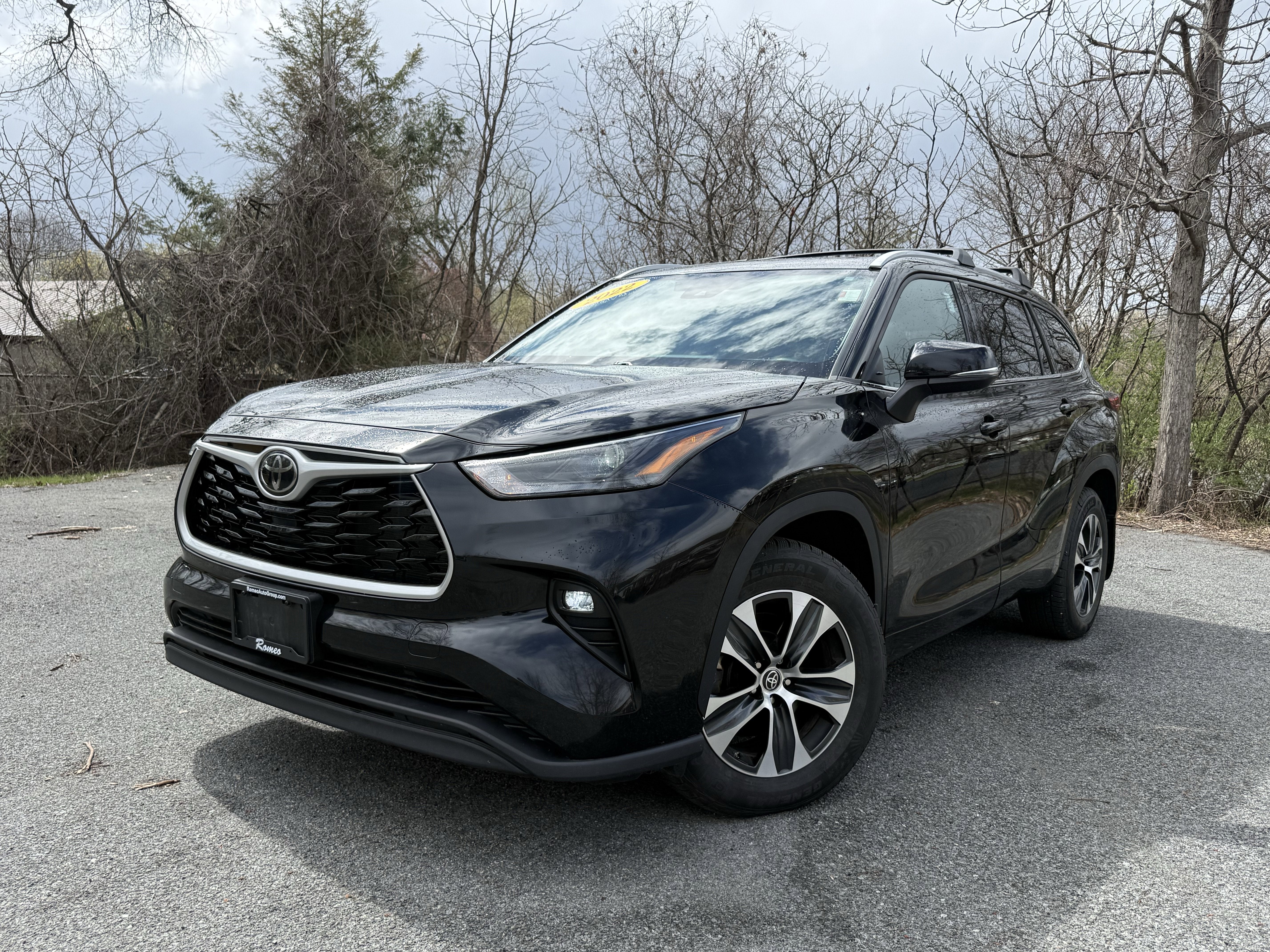2022 Toyota HIGHLANDER XLE